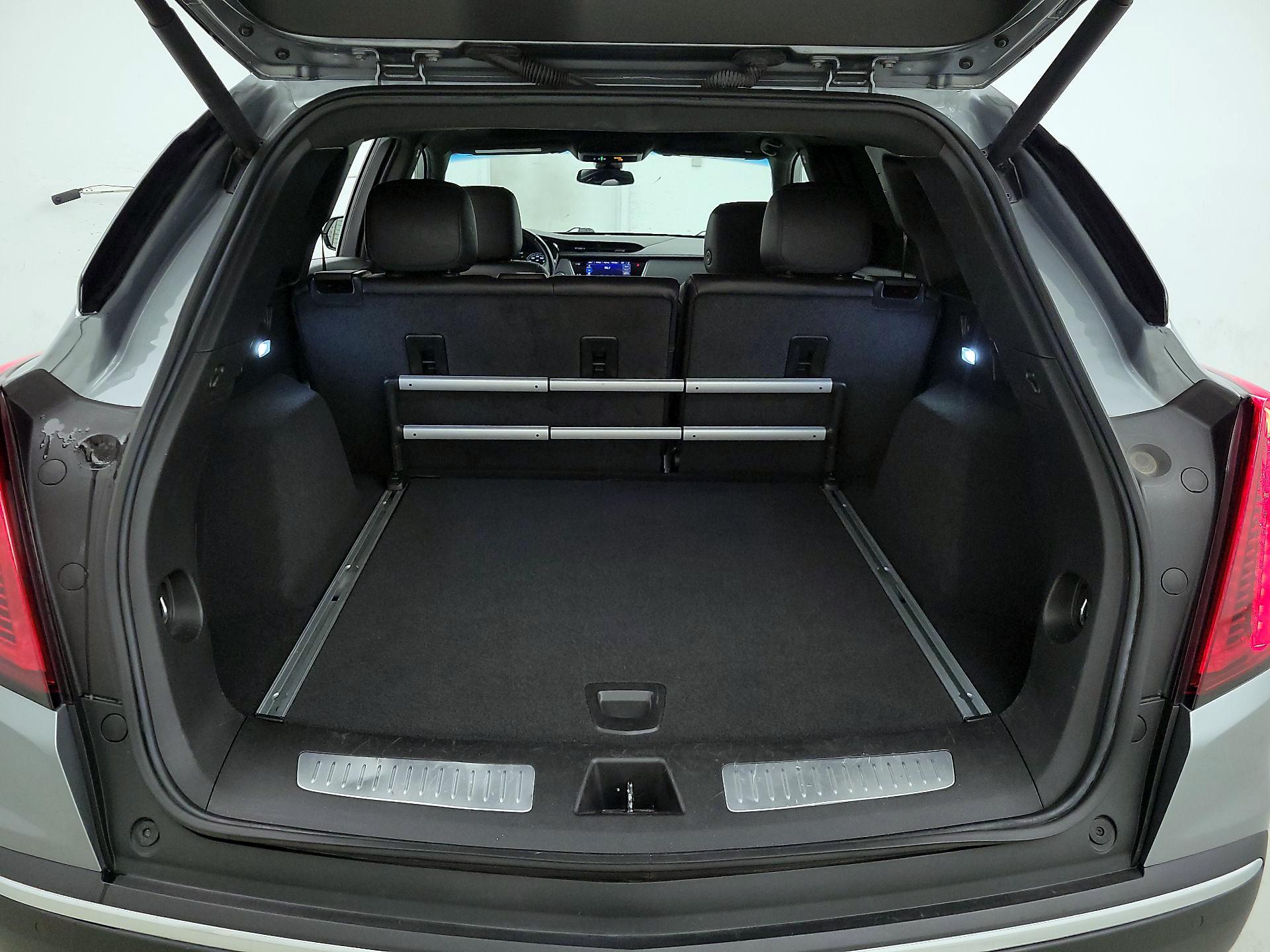 Thumbnail: 2023 Cadillac XT5 - 18