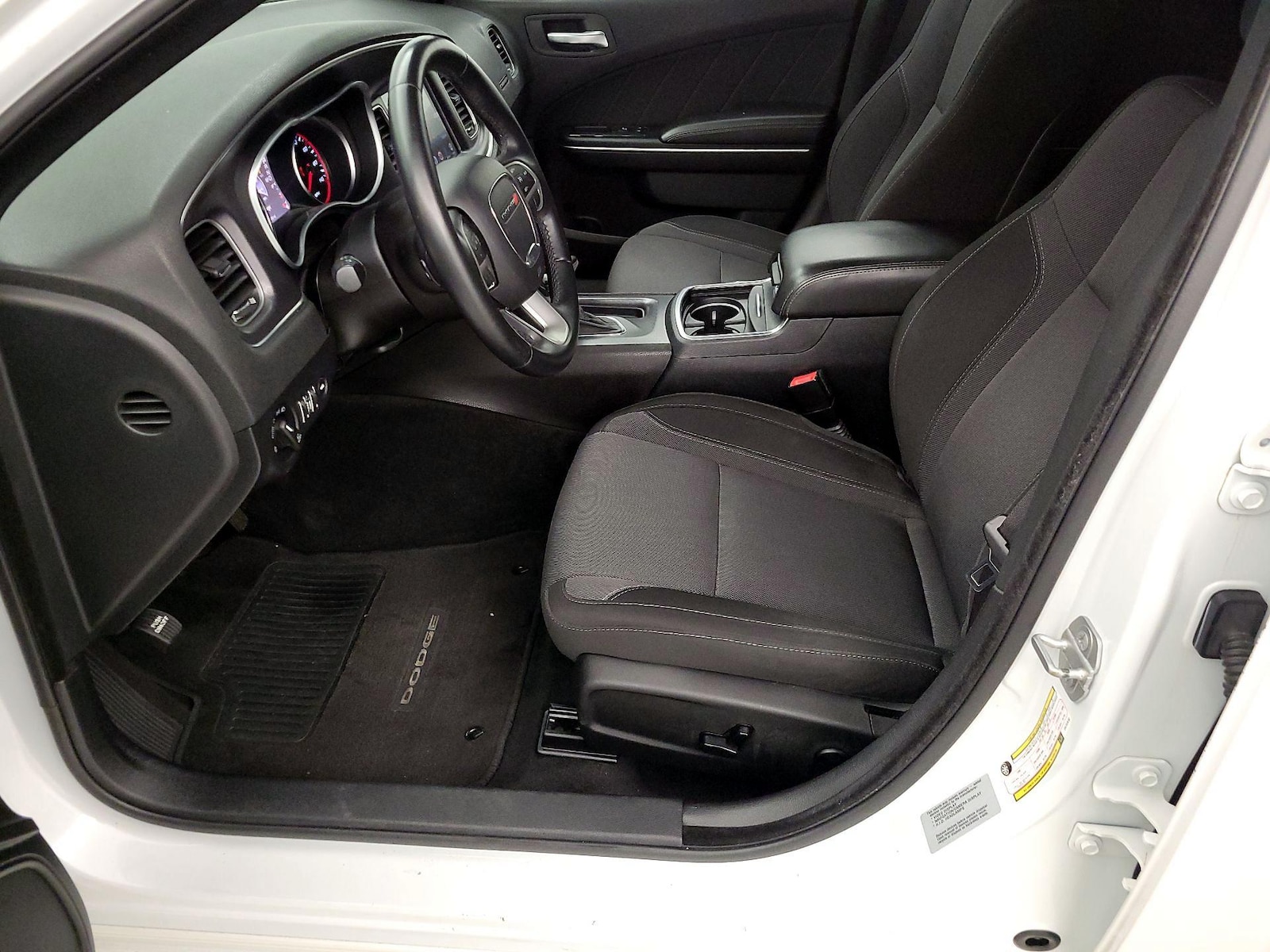 2015 Dodge Charger SXT - Photo 10