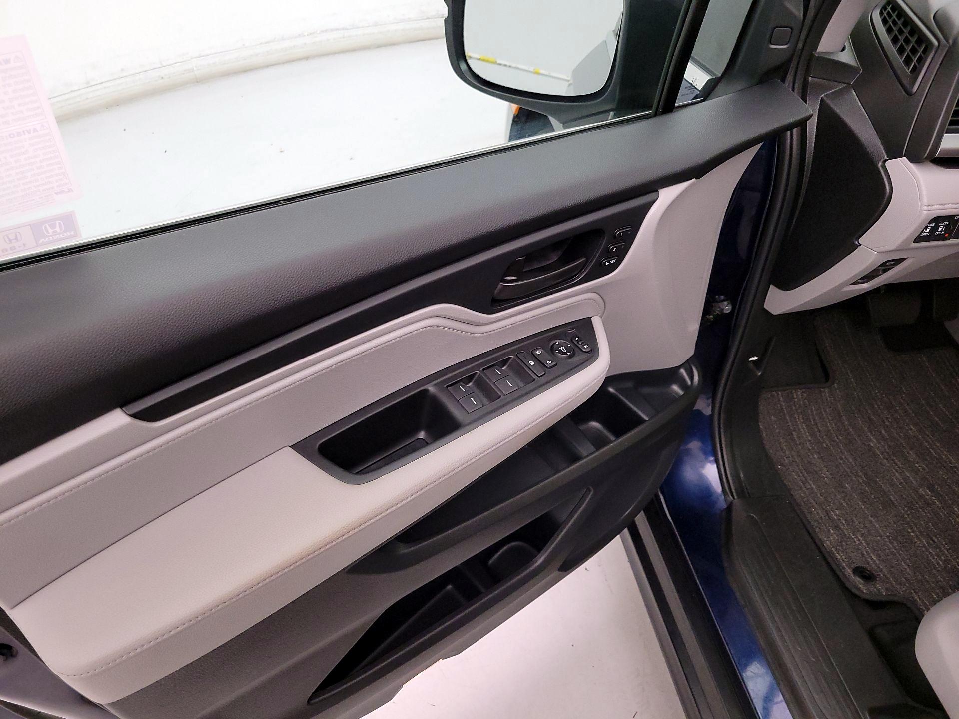 Thumbnail: 2023 Honda Odyssey - 12