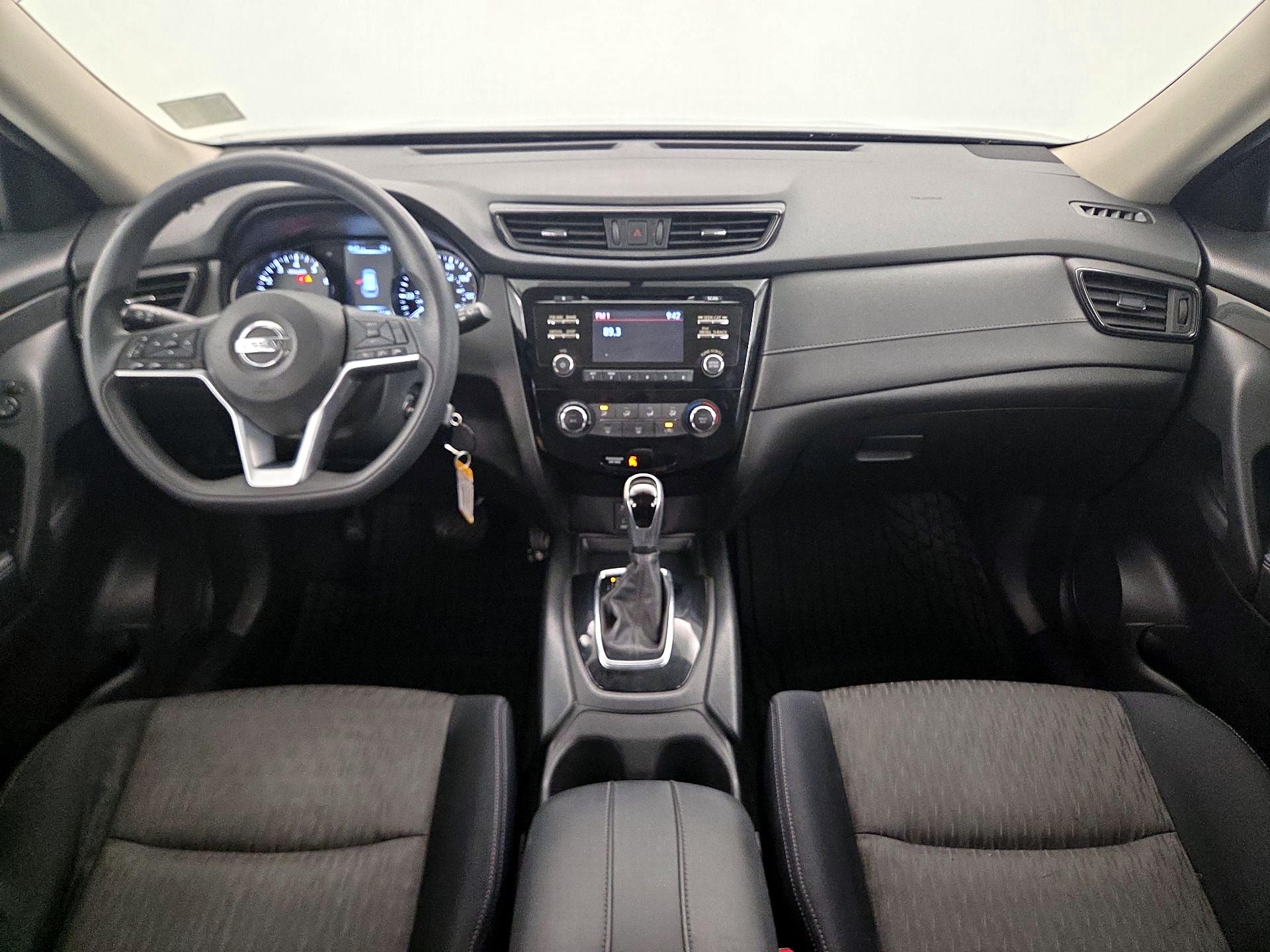 Thumbnail: 2017 Nissan Rogue - 9