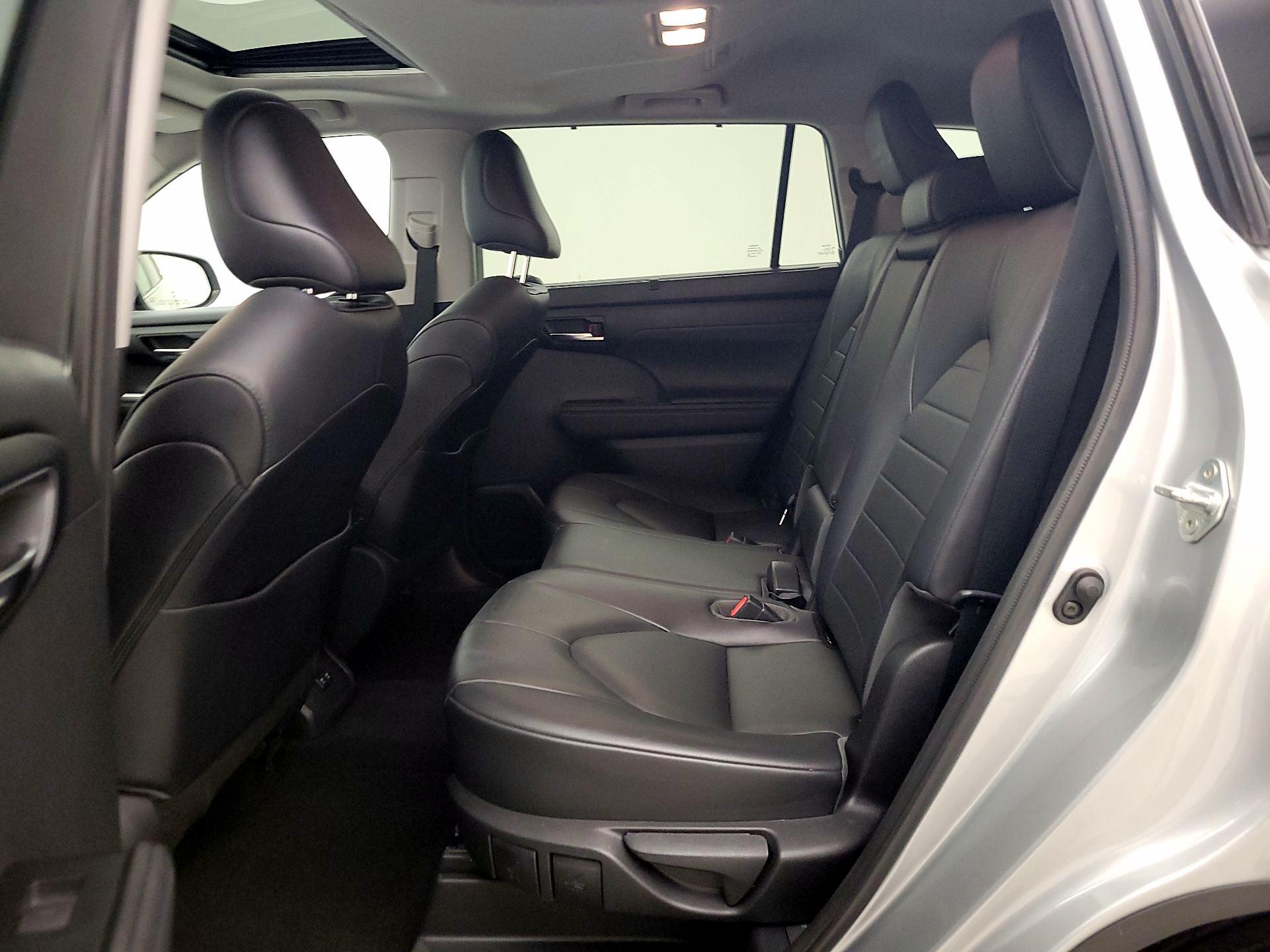 Thumbnail: 2020 Toyota Highlander - 20