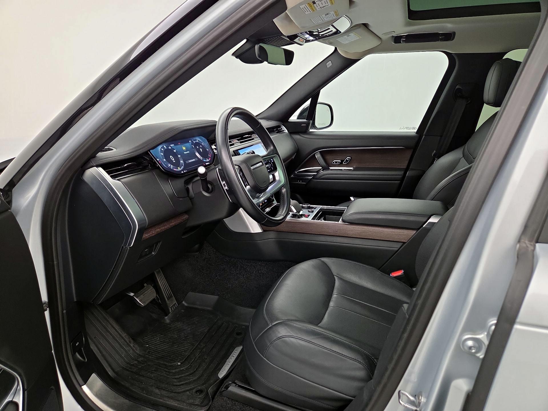 Thumbnail: 2023 Land Rover Range Rover - 11
