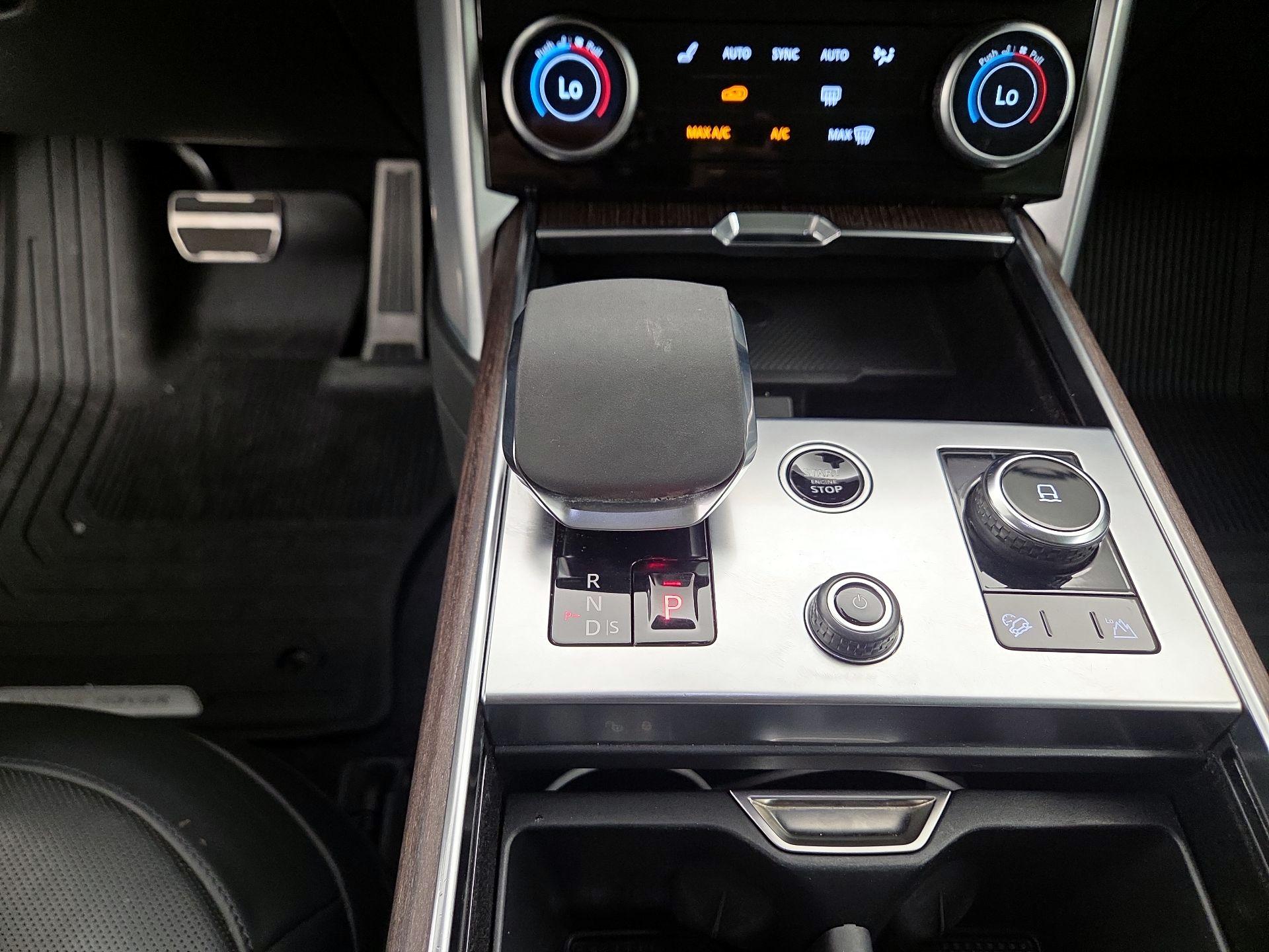 Thumbnail: 2023 Land Rover Range Rover - 18