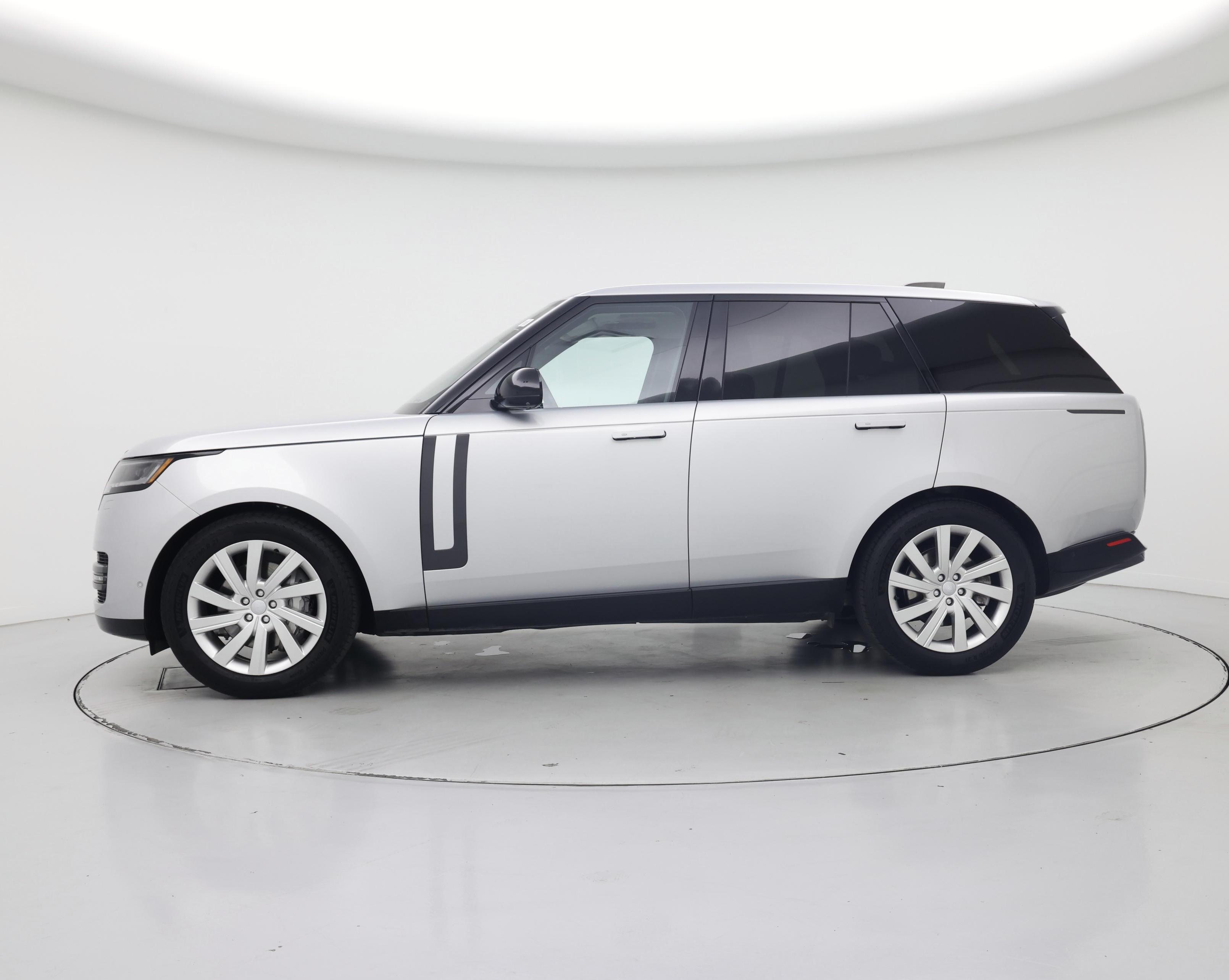 Thumbnail: 2023 Land Rover Range Rover - 3