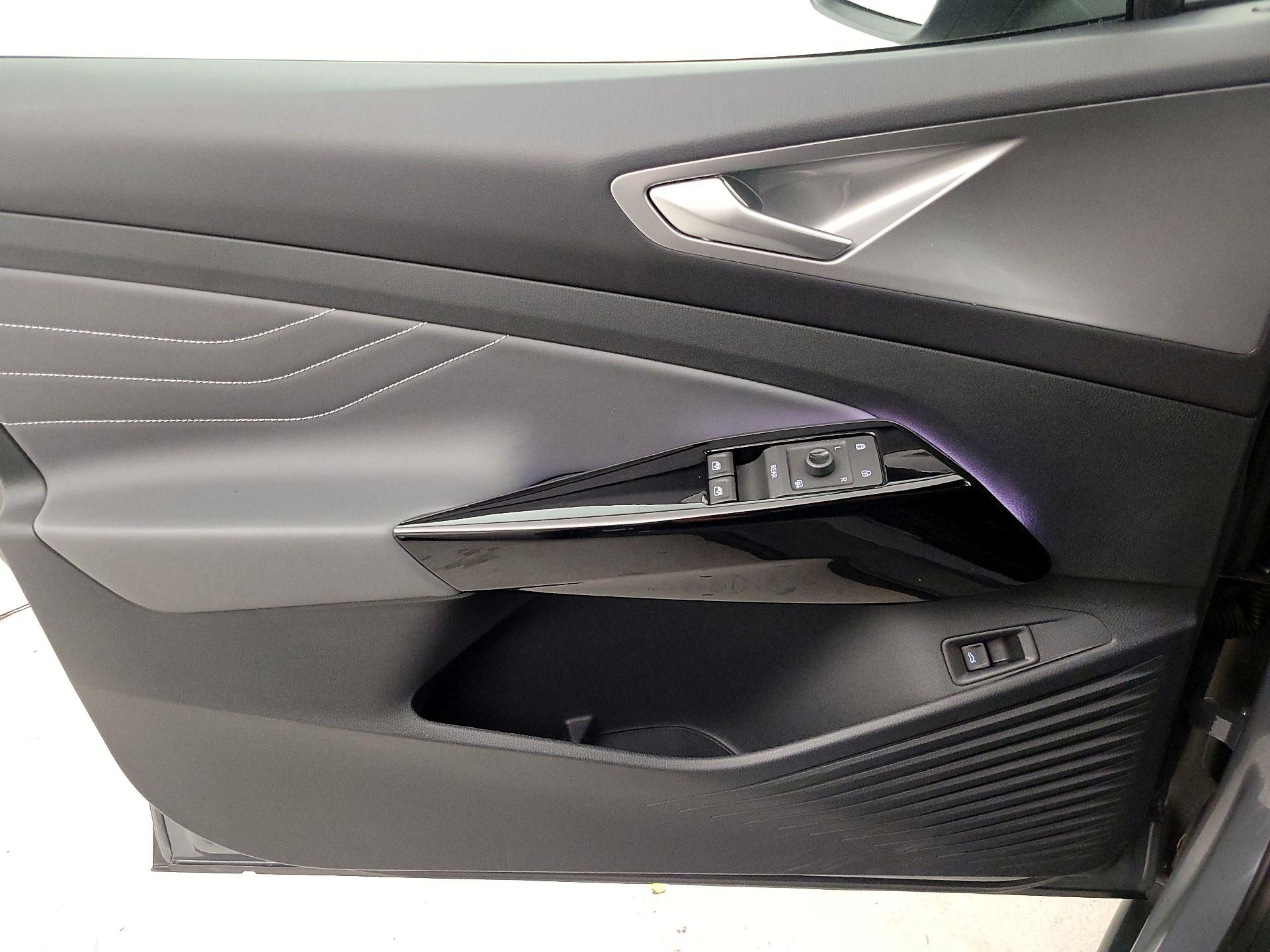 Thumbnail: 2023 Volkswagen ID.4 - 12