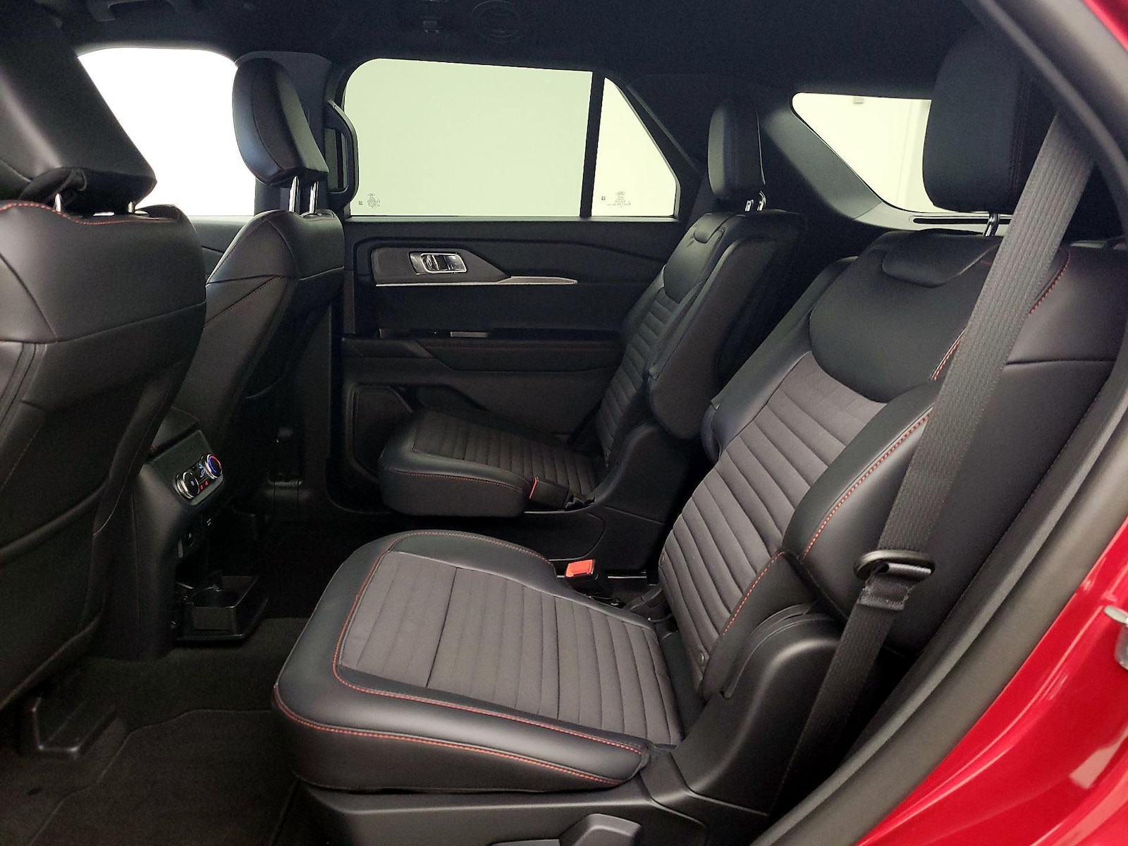 2026 Ford Explorer ST-LINE - Photo 21