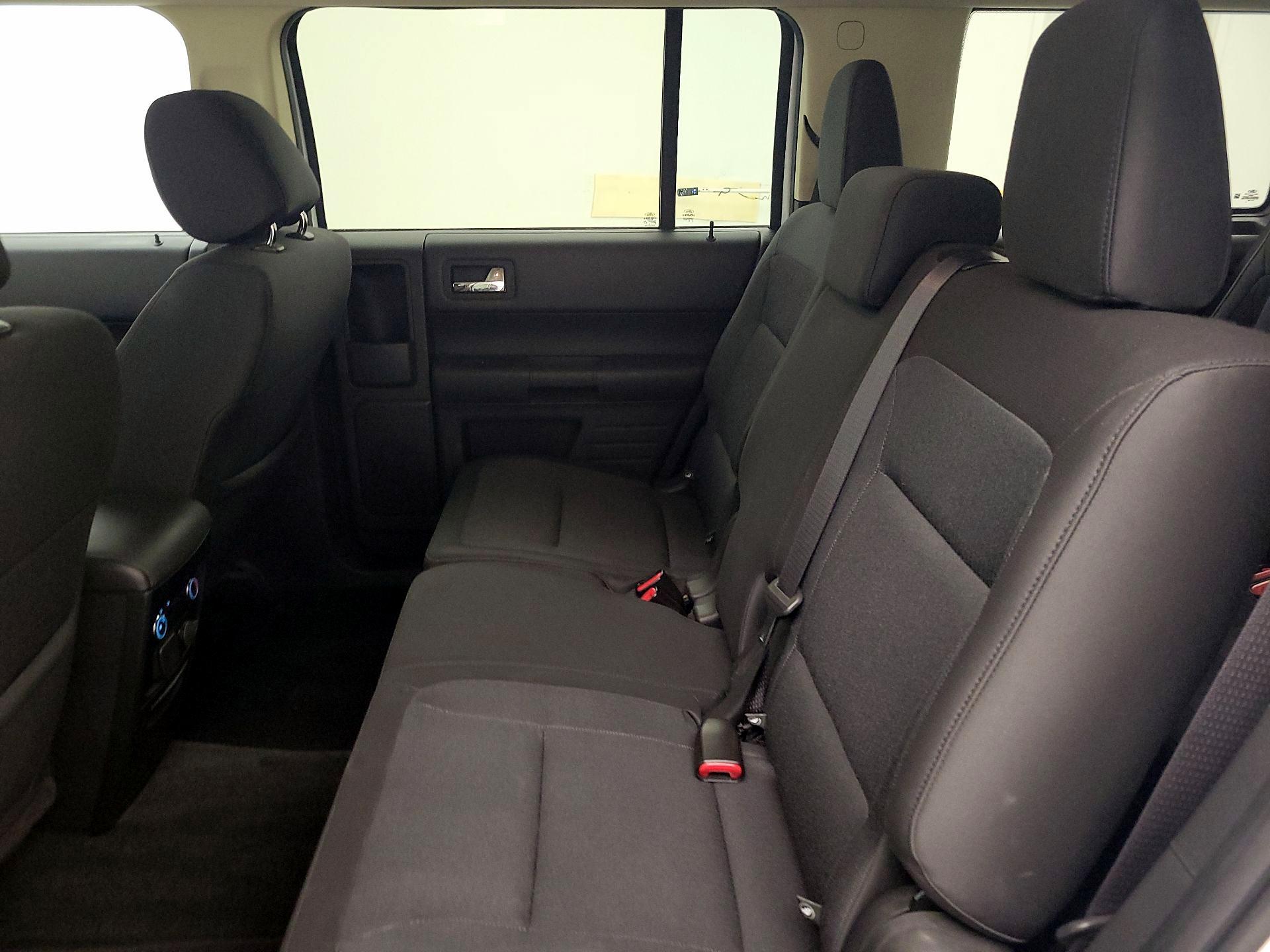 Thumbnail: 2018 Ford Flex - 18