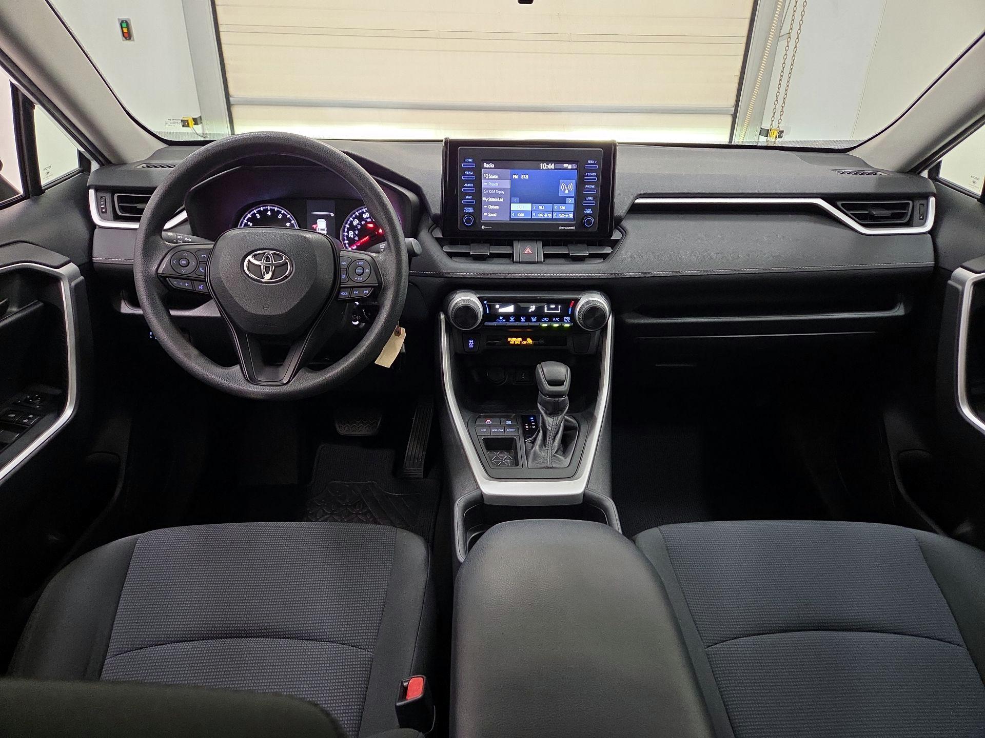 Thumbnail: 2020 Toyota RAV4 - 9