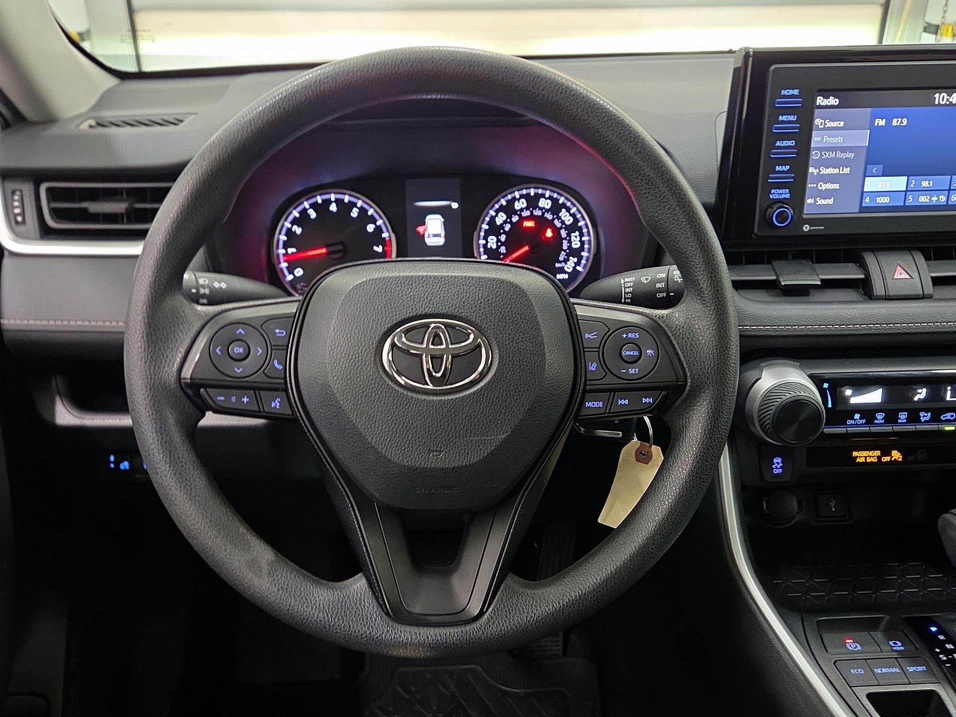 Thumbnail: 2020 Toyota RAV4 - 10