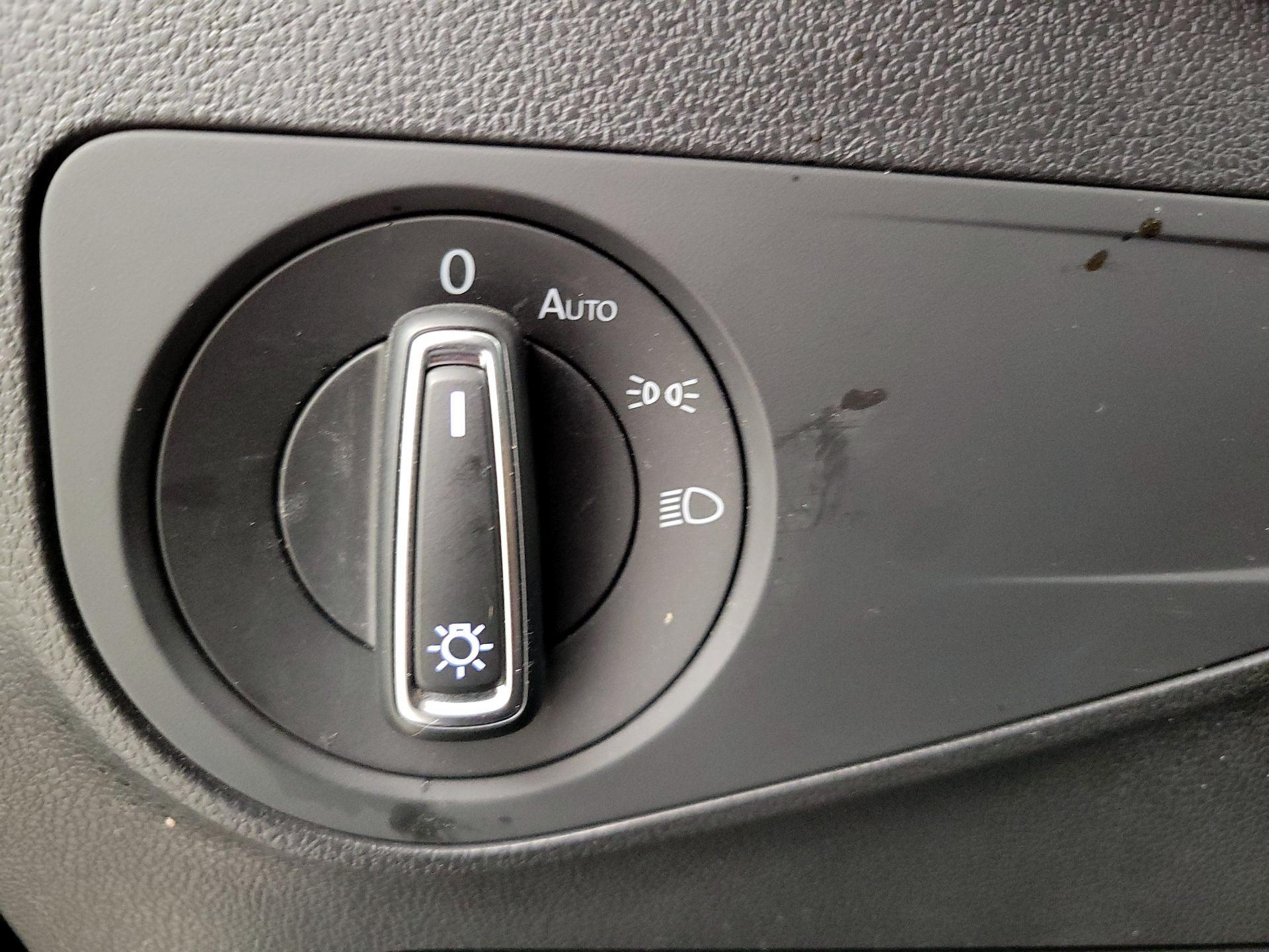 Thumbnail: 2019 Volkswagen Tiguan - 11