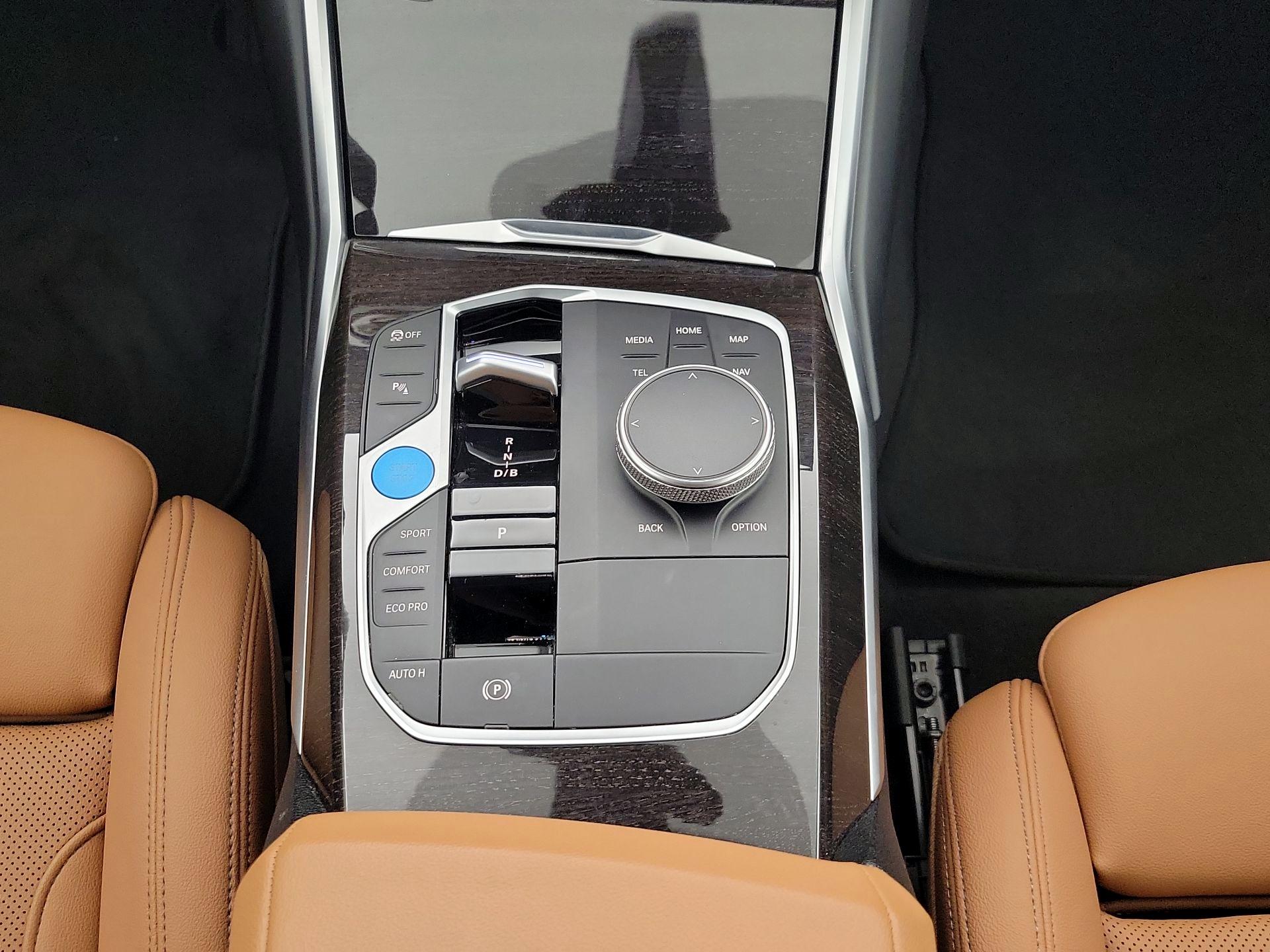 Thumbnail: 2023 BMW i4 - 18