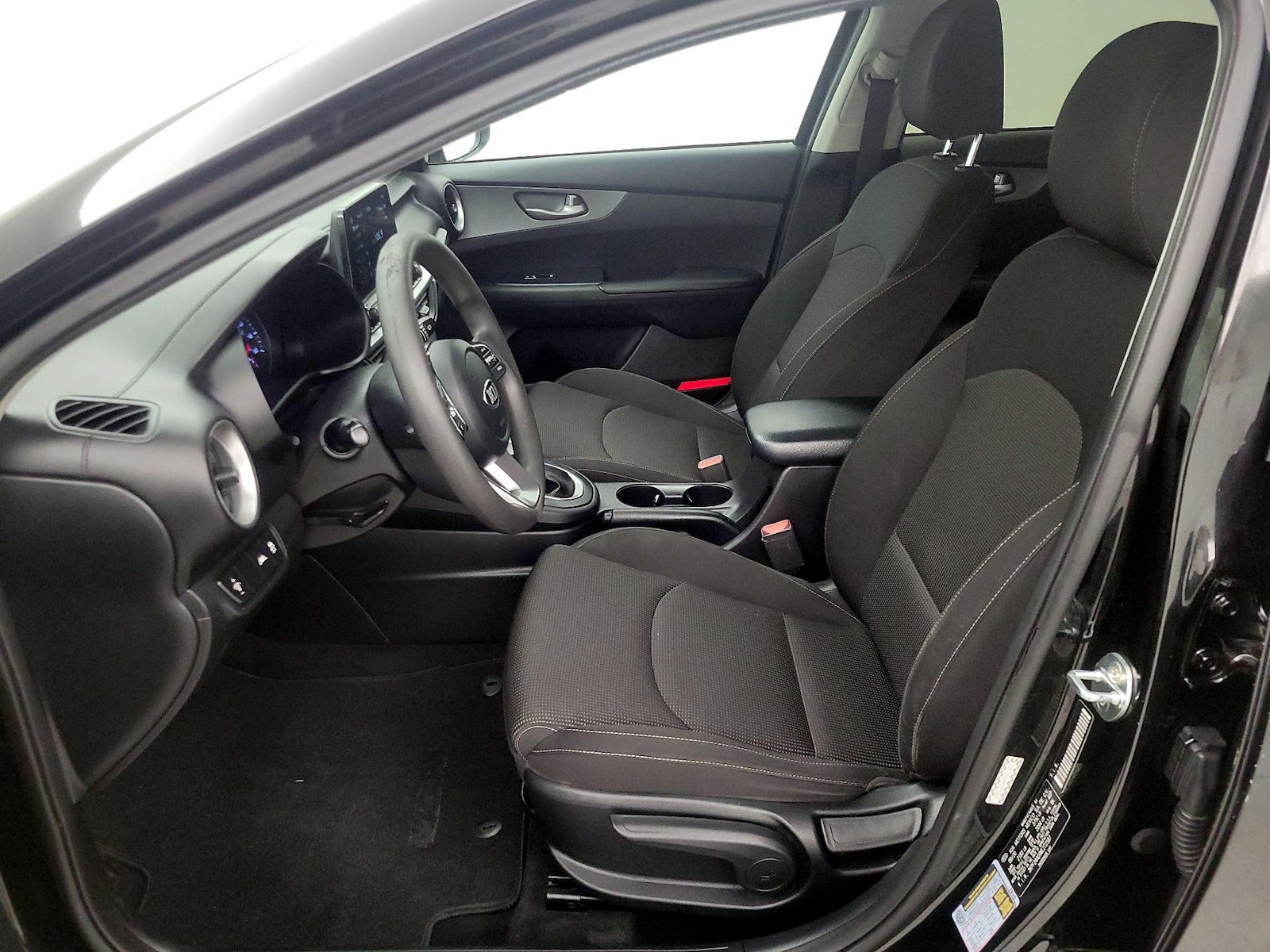 2021 Kia Forte LXS - Photo 12