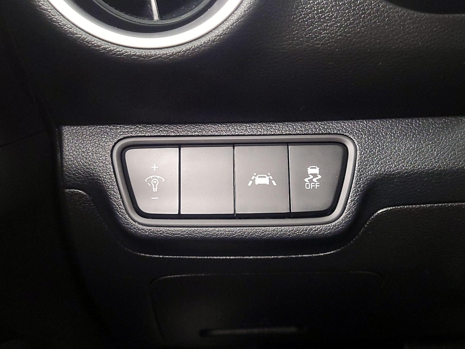 2021 Kia Forte LXS - Photo 14