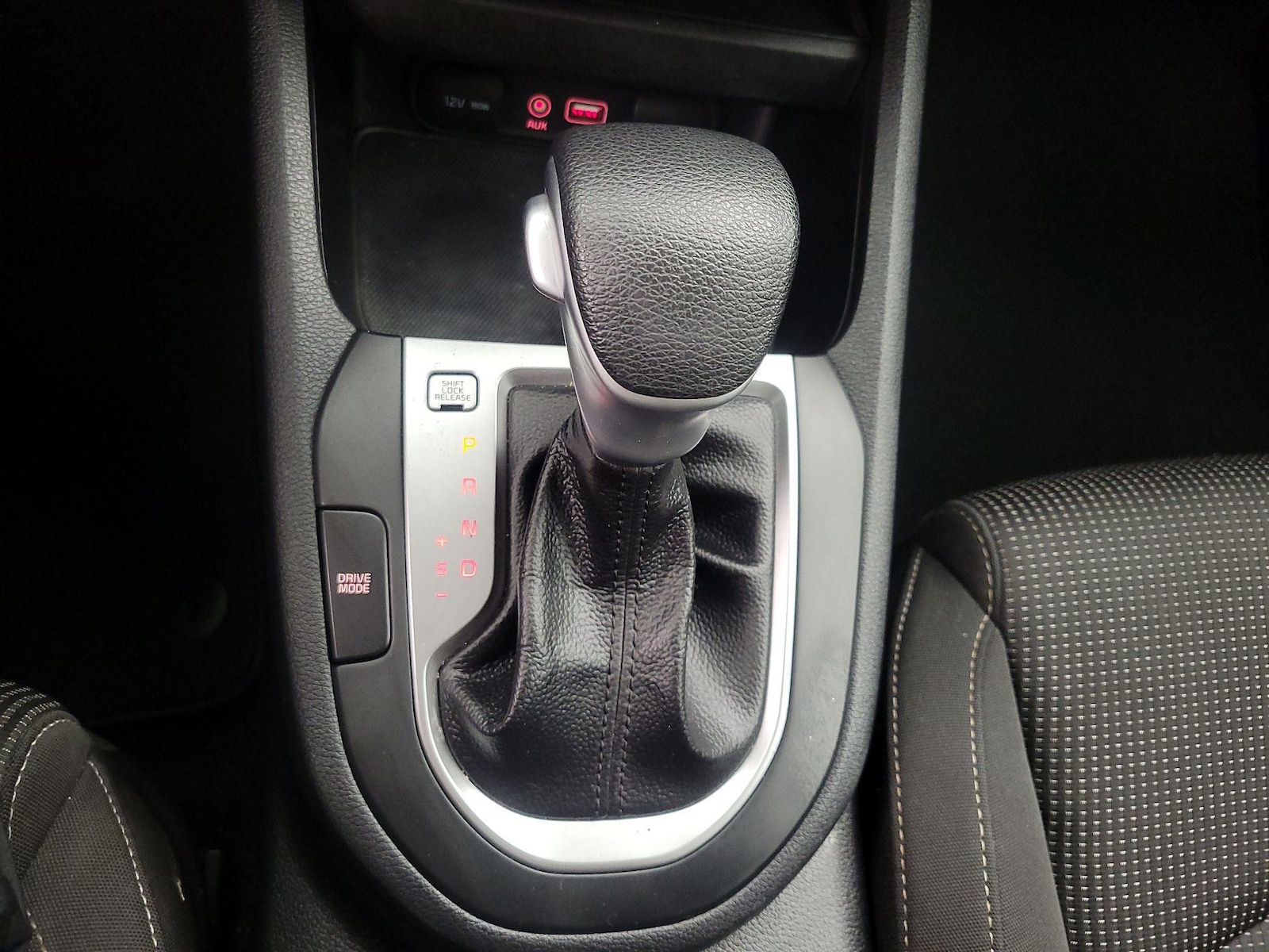 2021 Kia Forte LXS - Photo 18