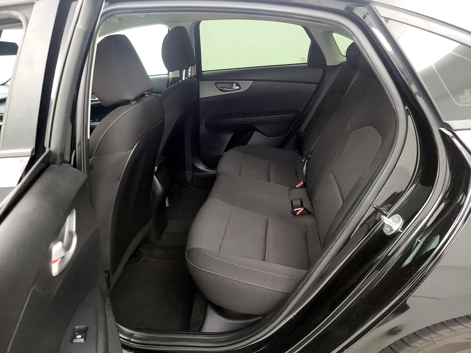 2021 Kia Forte LXS - Photo 20