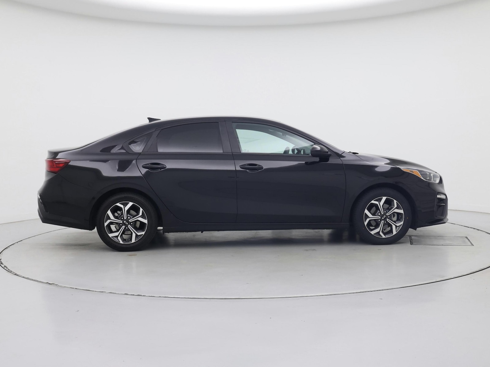 2021 Kia Forte LXS - Photo 8