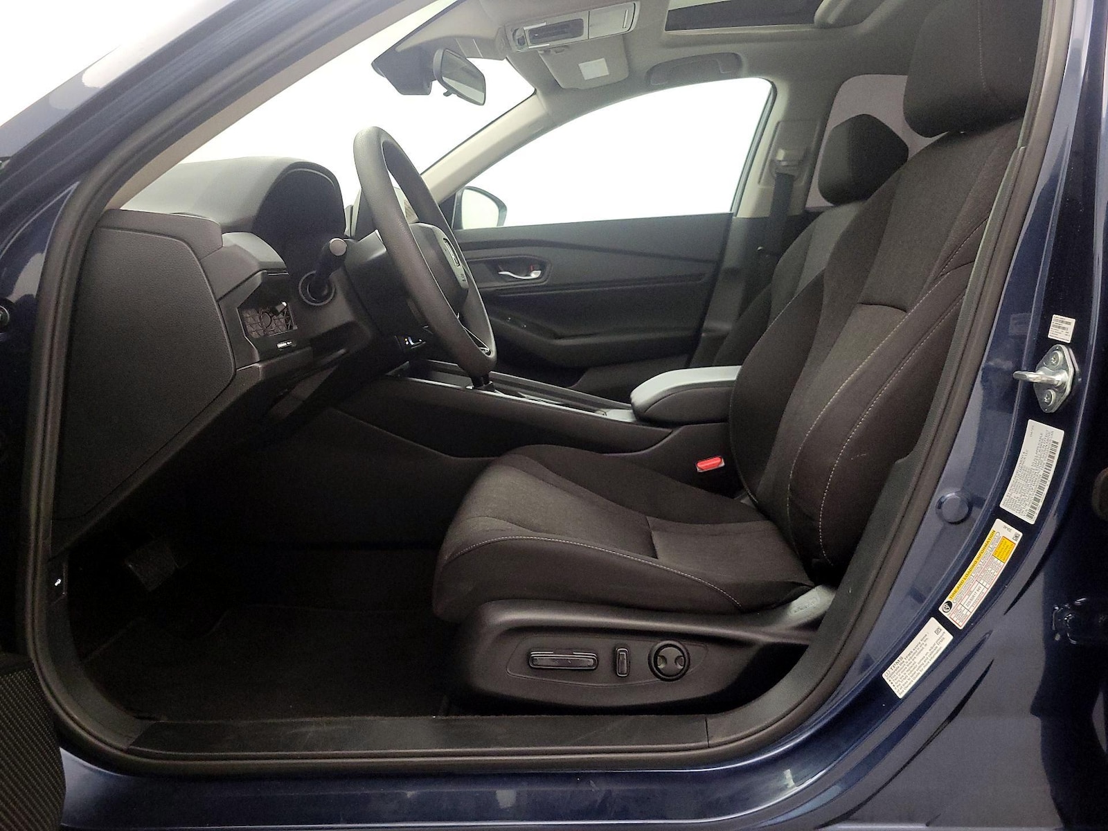 2025 Honda Accord SE - Photo 12