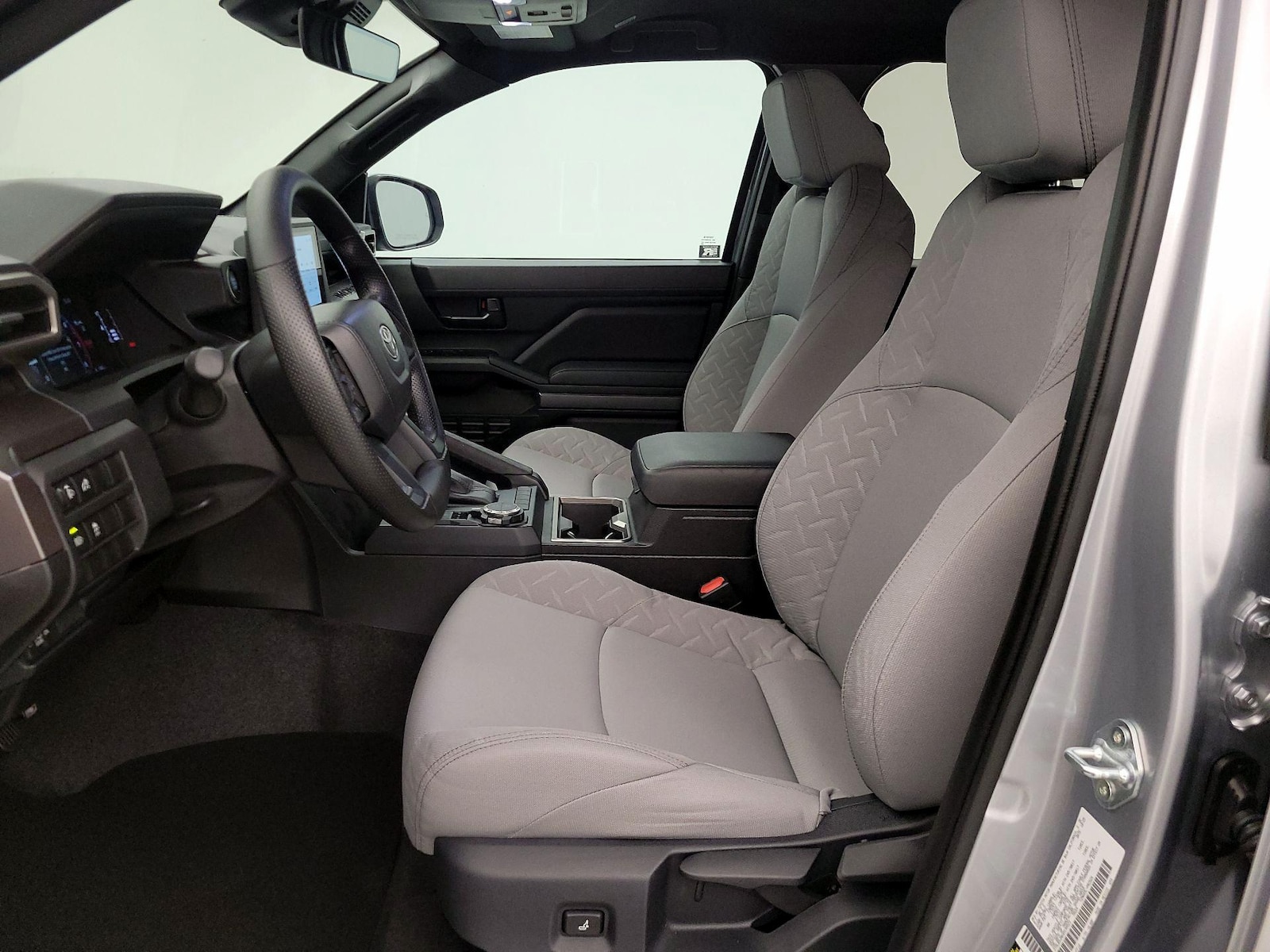 2025 Toyota Tacoma SR5 - Photo 10