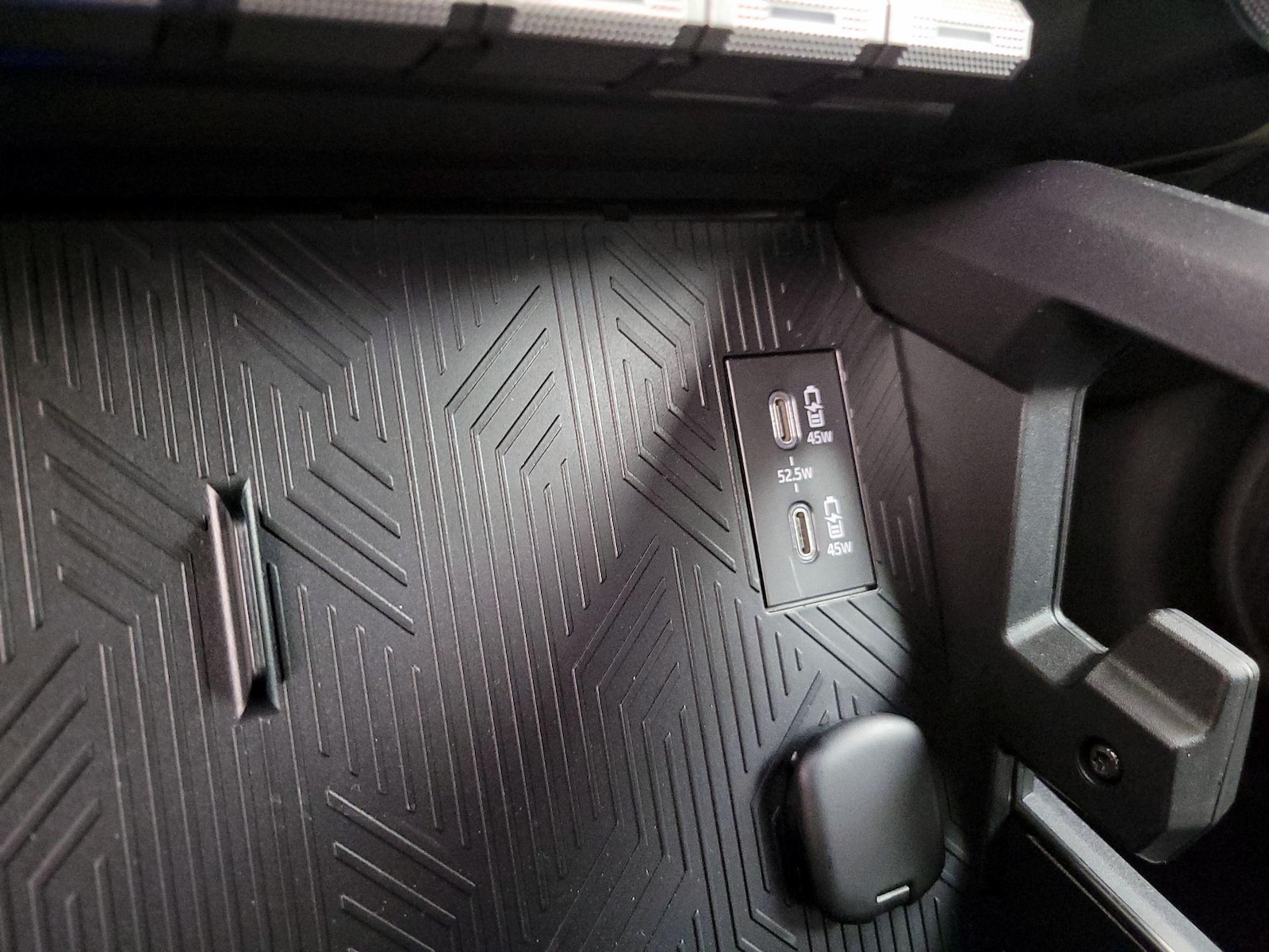2025 Toyota Tacoma SR5 - Photo 17
