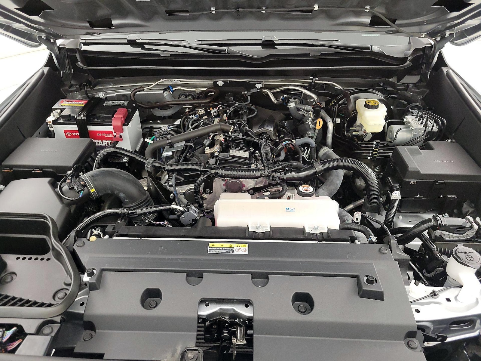 2025 Toyota Tacoma SR5 - Photo 20