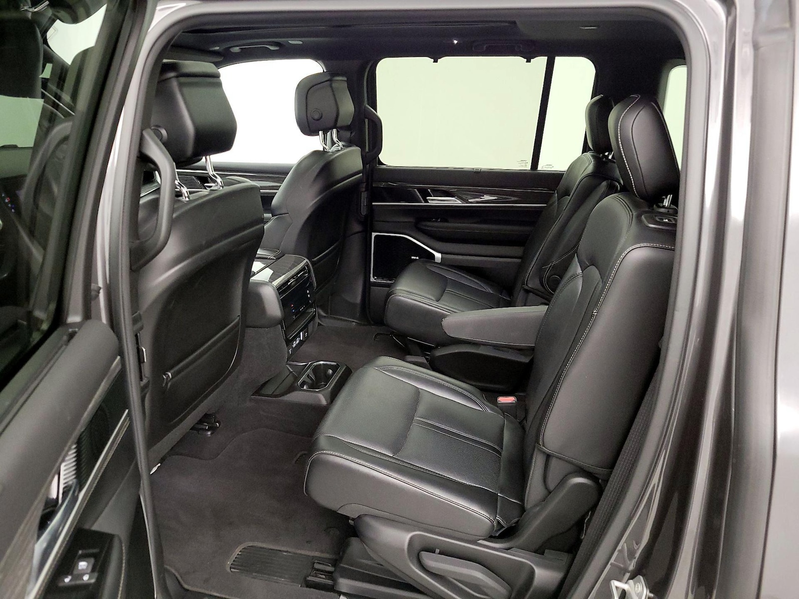 2022 Jeep Wagoneer Series III - Photo 20