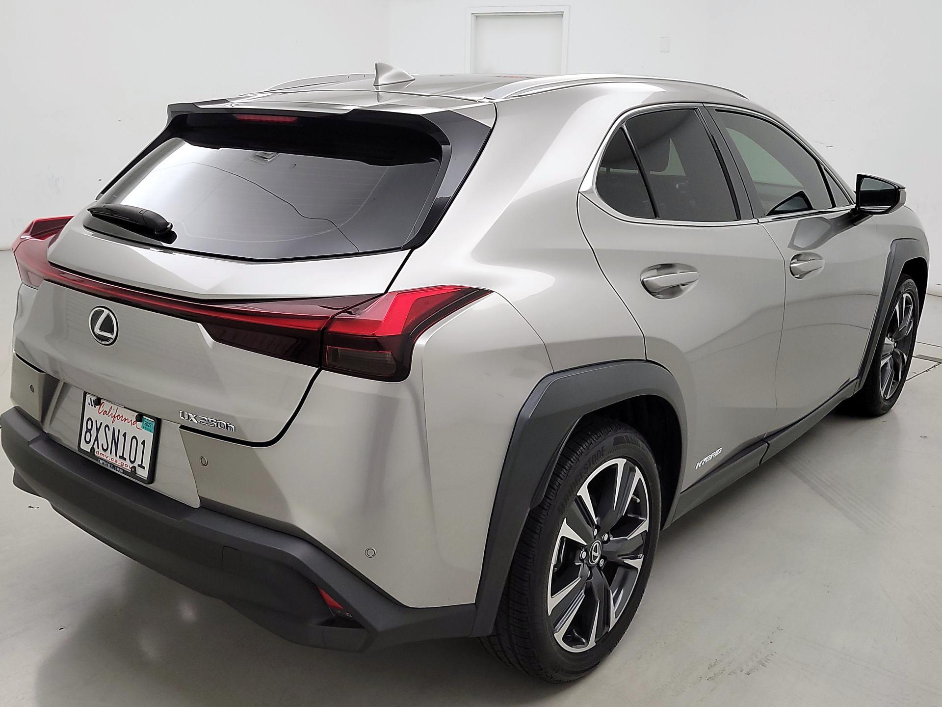 Thumbnail: 2021 Lexus UX - 5