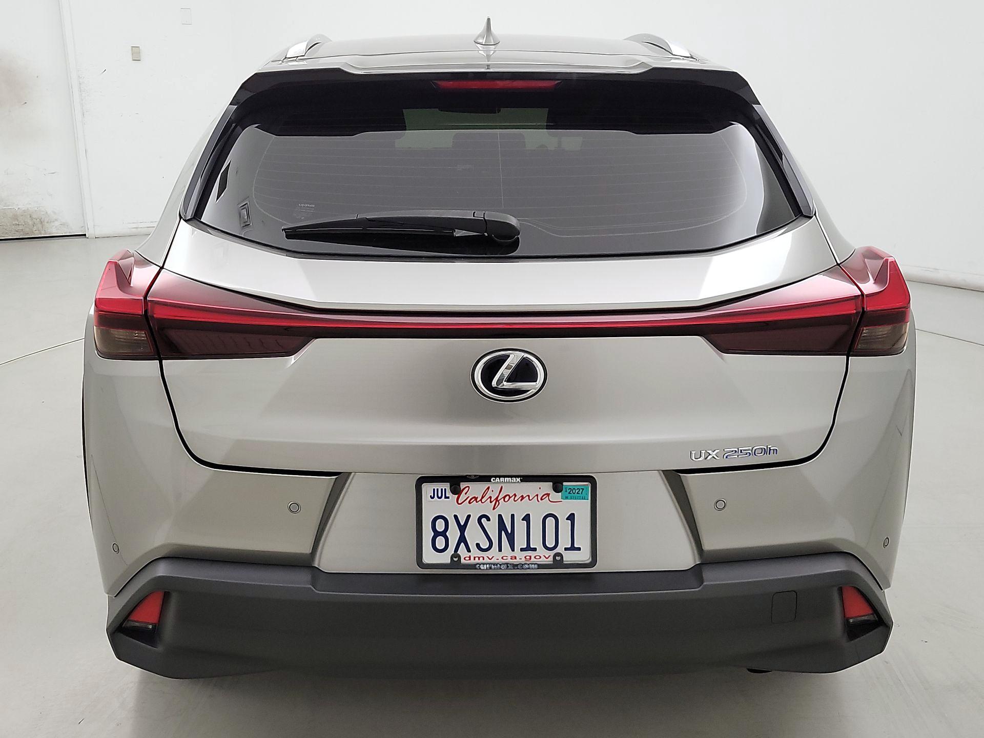Thumbnail: 2021 Lexus UX - 6