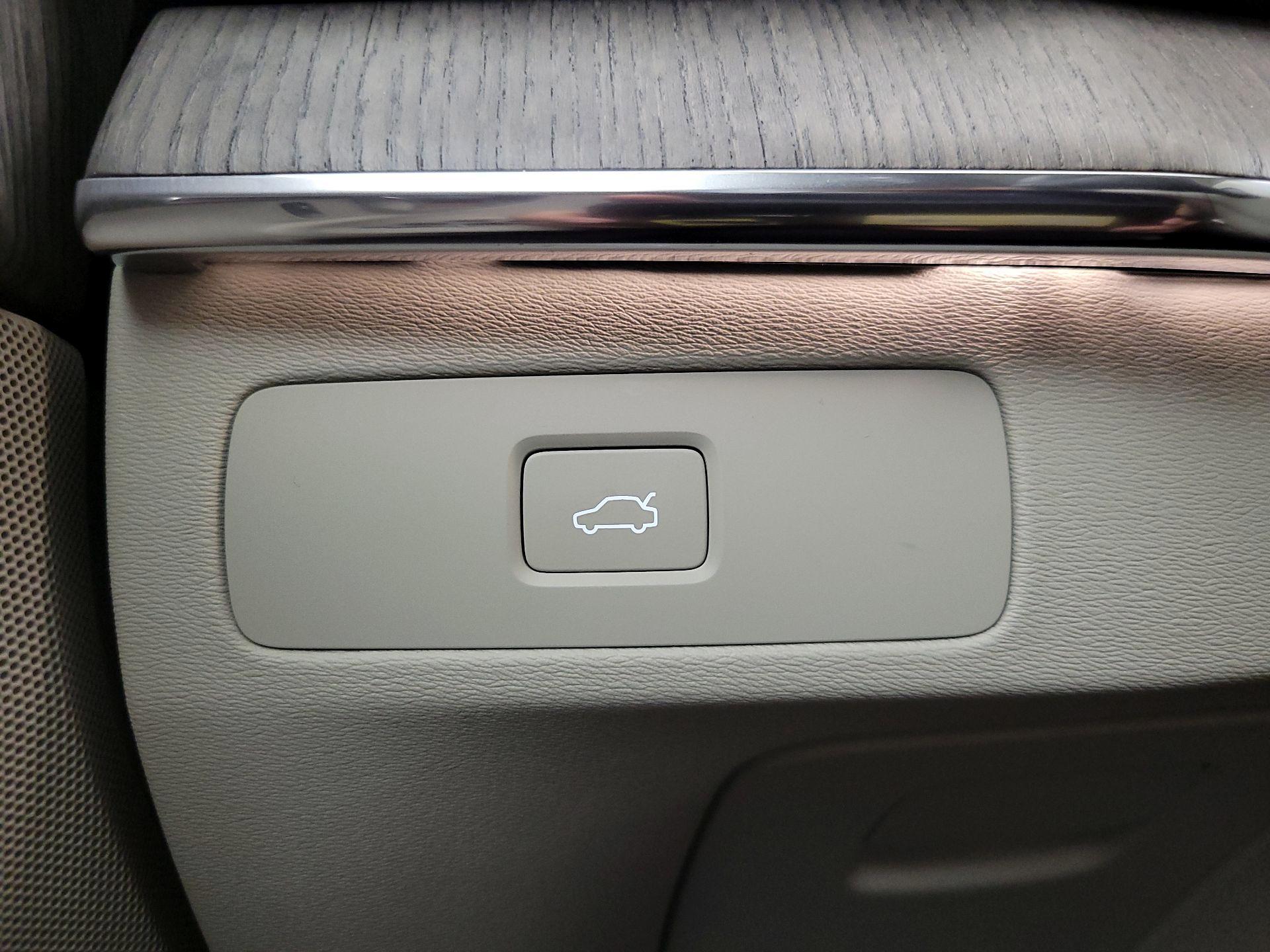 Thumbnail: 2023 Volvo XC90 - 13