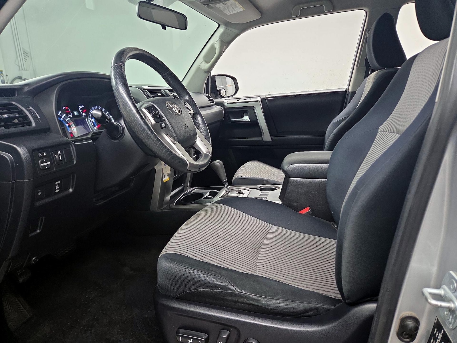 Power Seat(s) & Side Airbags