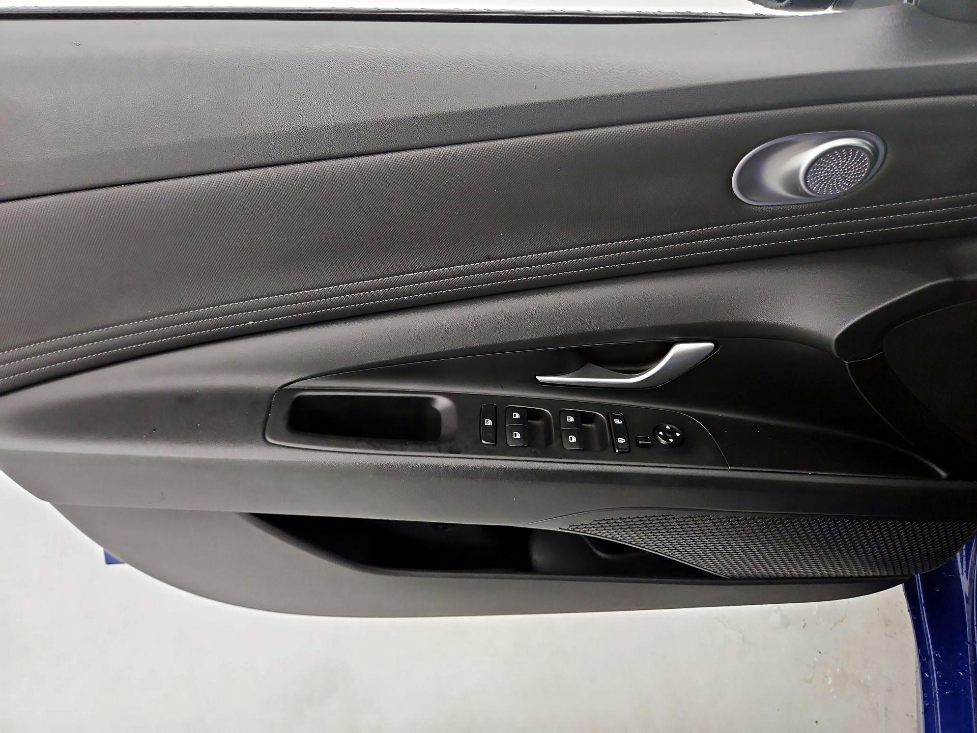Thumbnail: 2023 Hyundai Elantra - 12