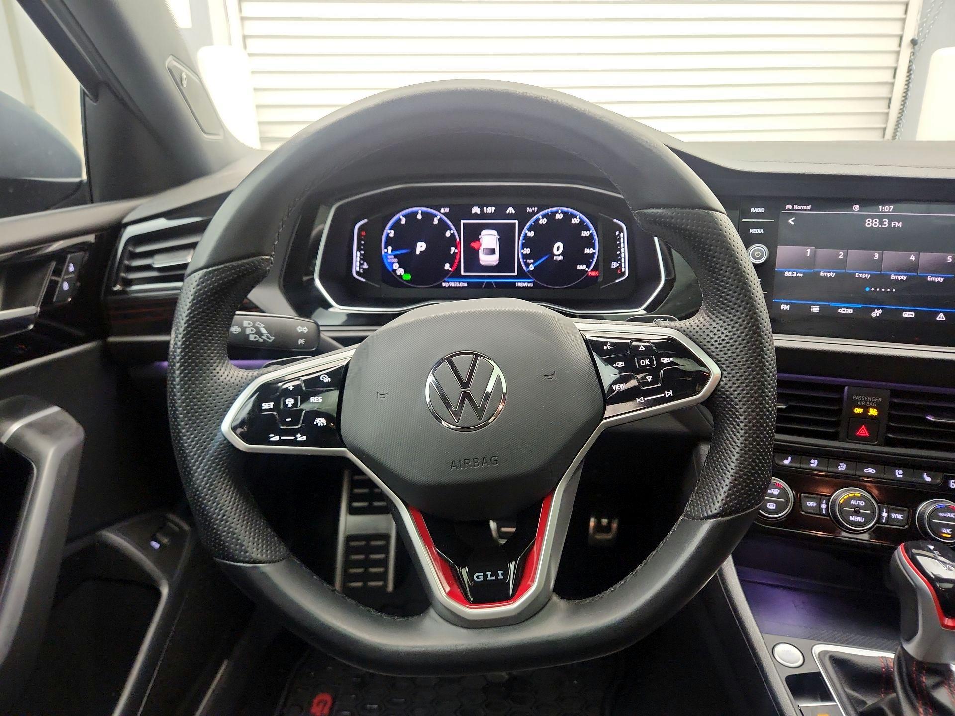 Thumbnail: 2023 Volkswagen Jetta - 10