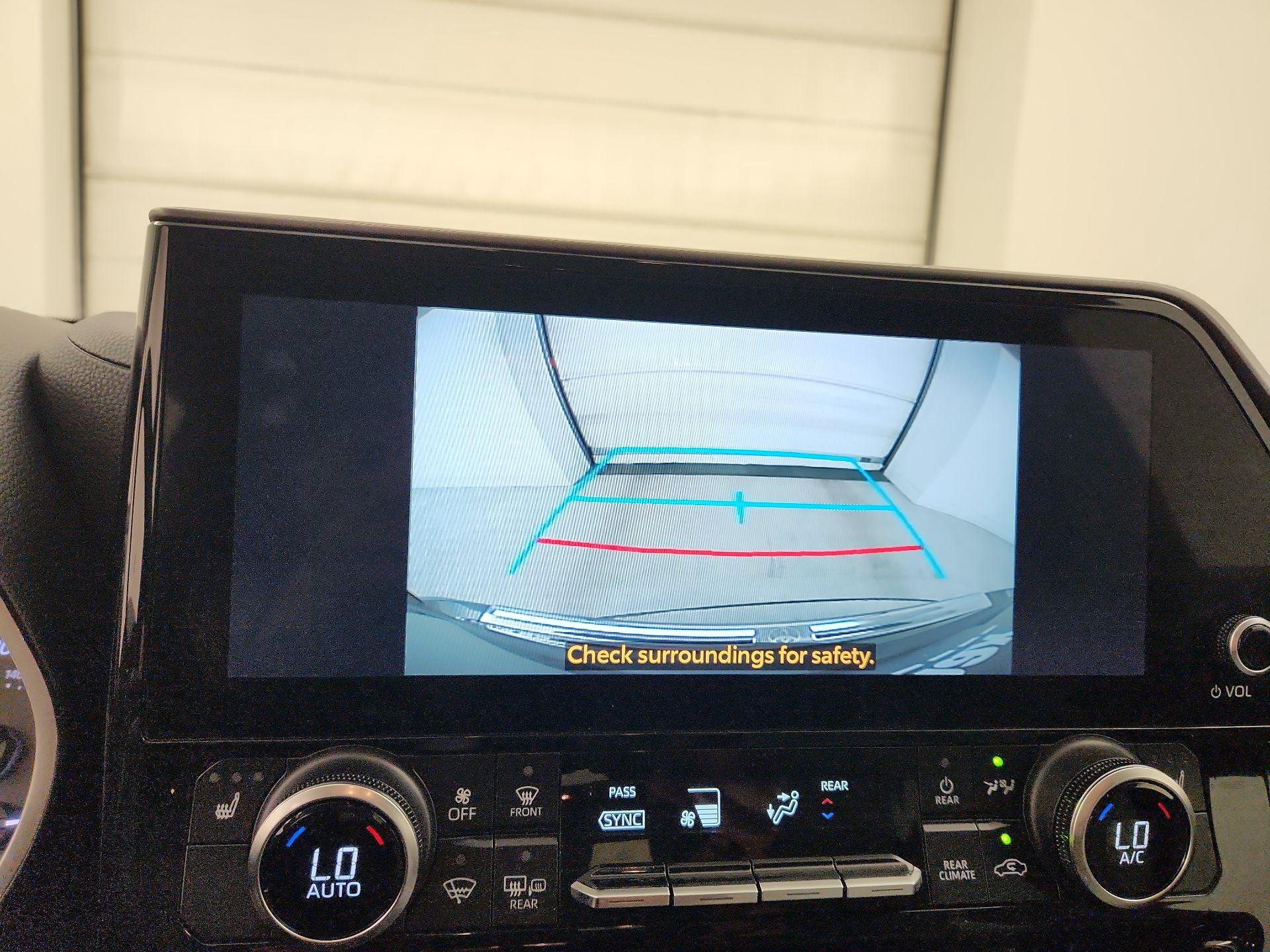 Thumbnail: 2023 Toyota Highlander - 14