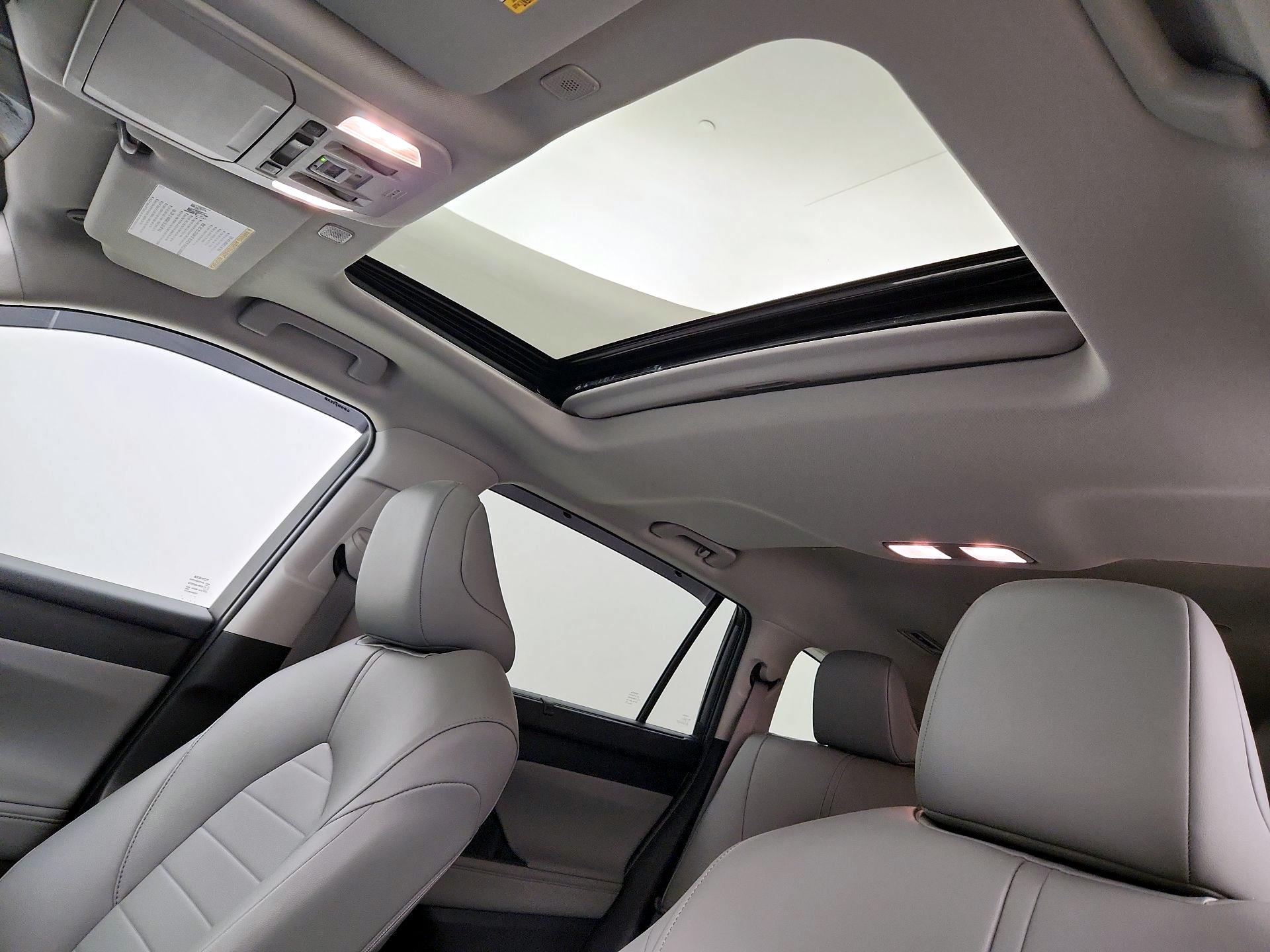 Thumbnail: 2023 Toyota Highlander - 19