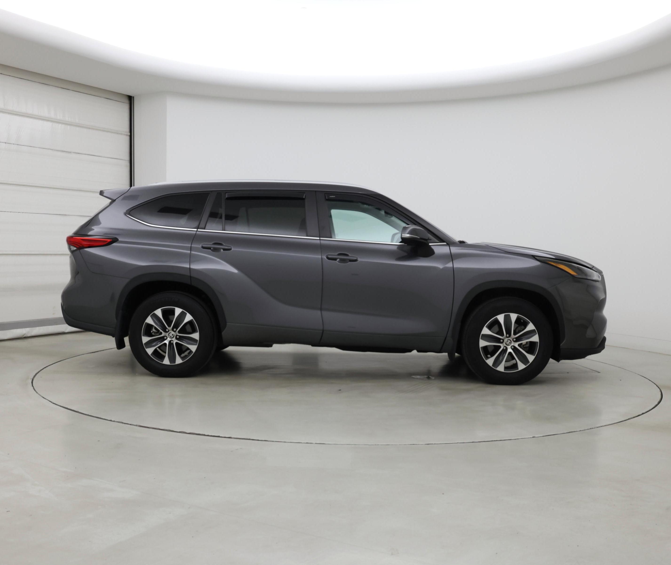 Thumbnail: 2023 Toyota Highlander - 7