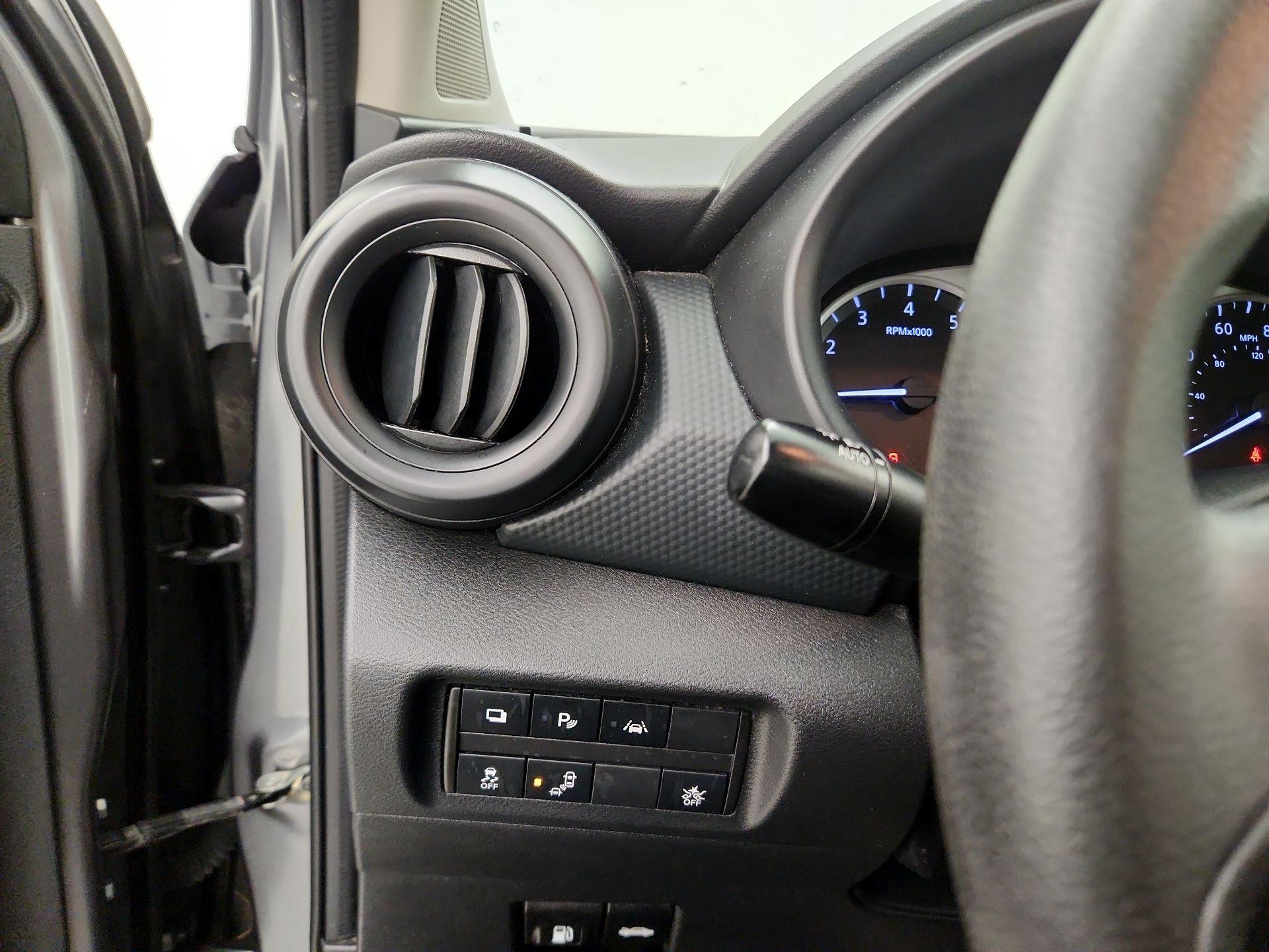 Thumbnail: 2021 Nissan Kicks - 13
