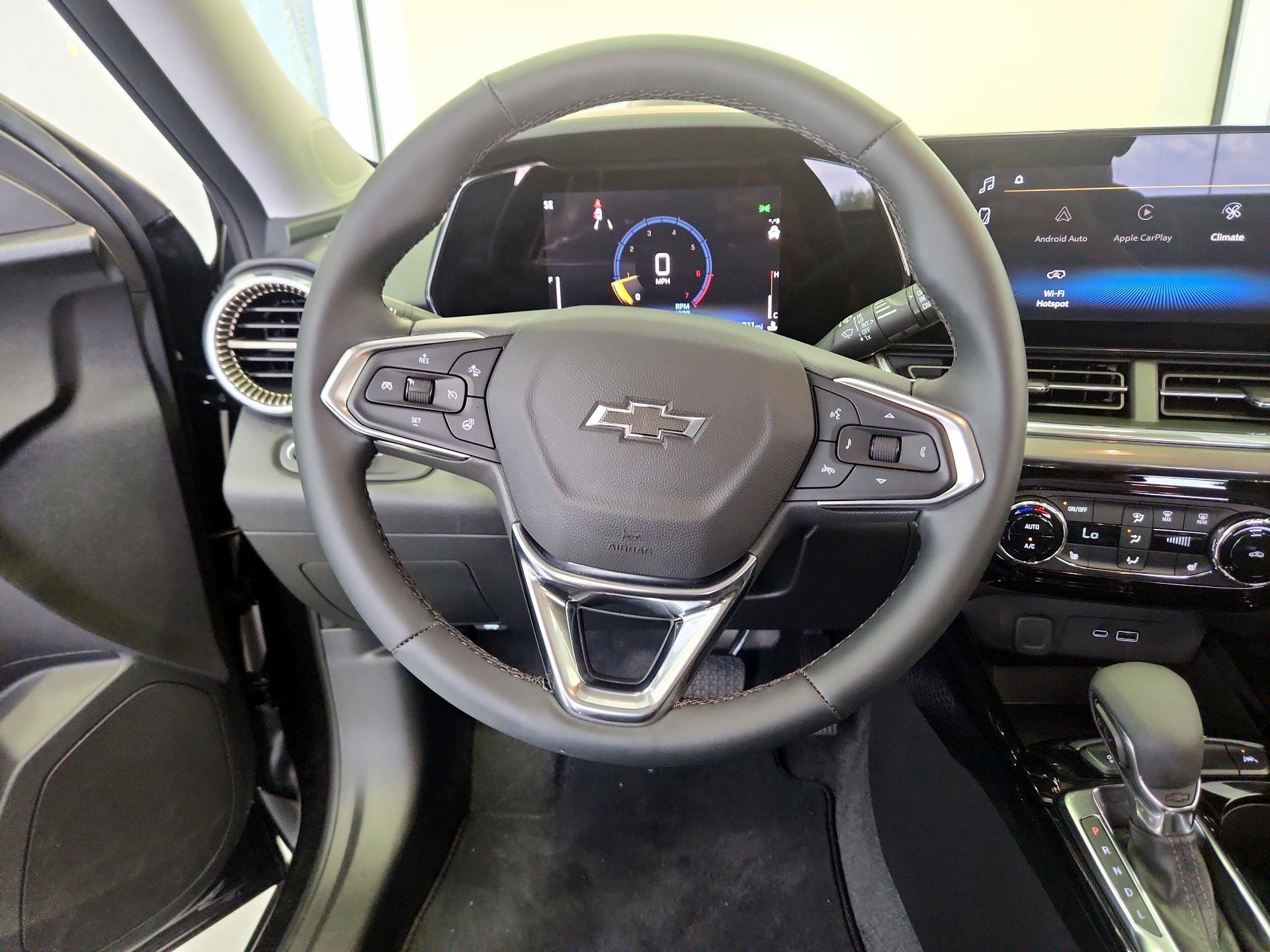 Thumbnail: 2025 Chevrolet Trax - 10