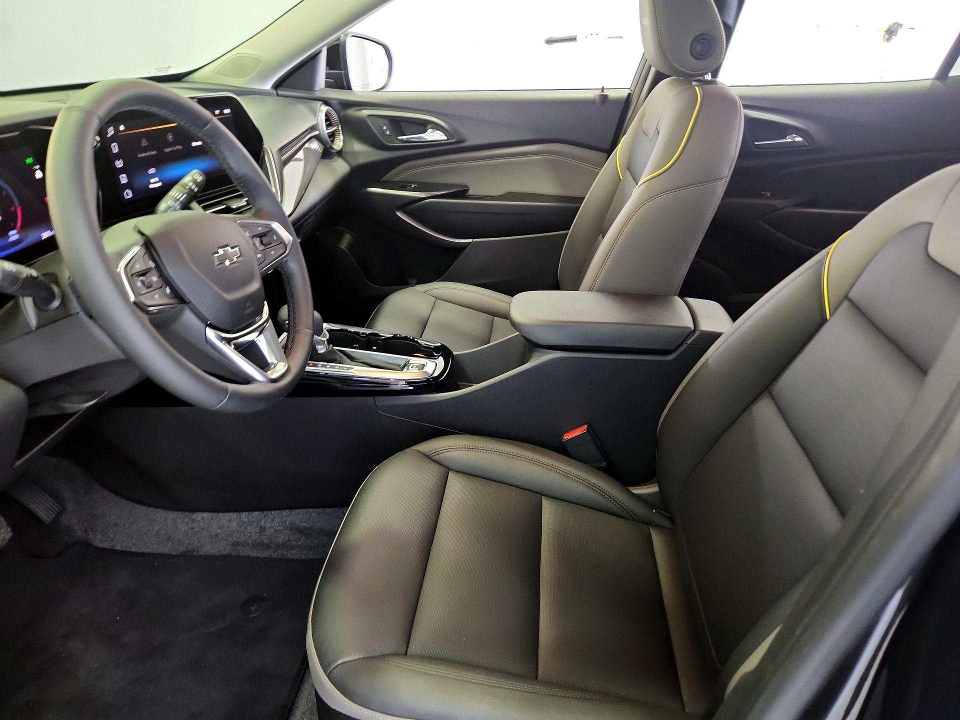 Thumbnail: 2025 Chevrolet Trax - 11