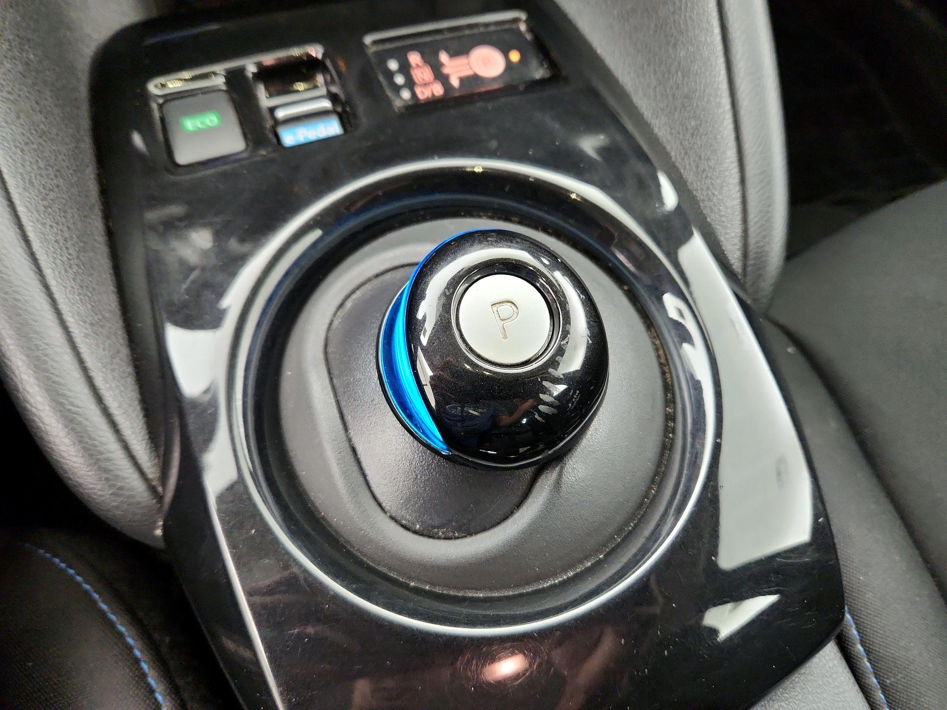 Thumbnail: 2023 Nissan Leaf - 17