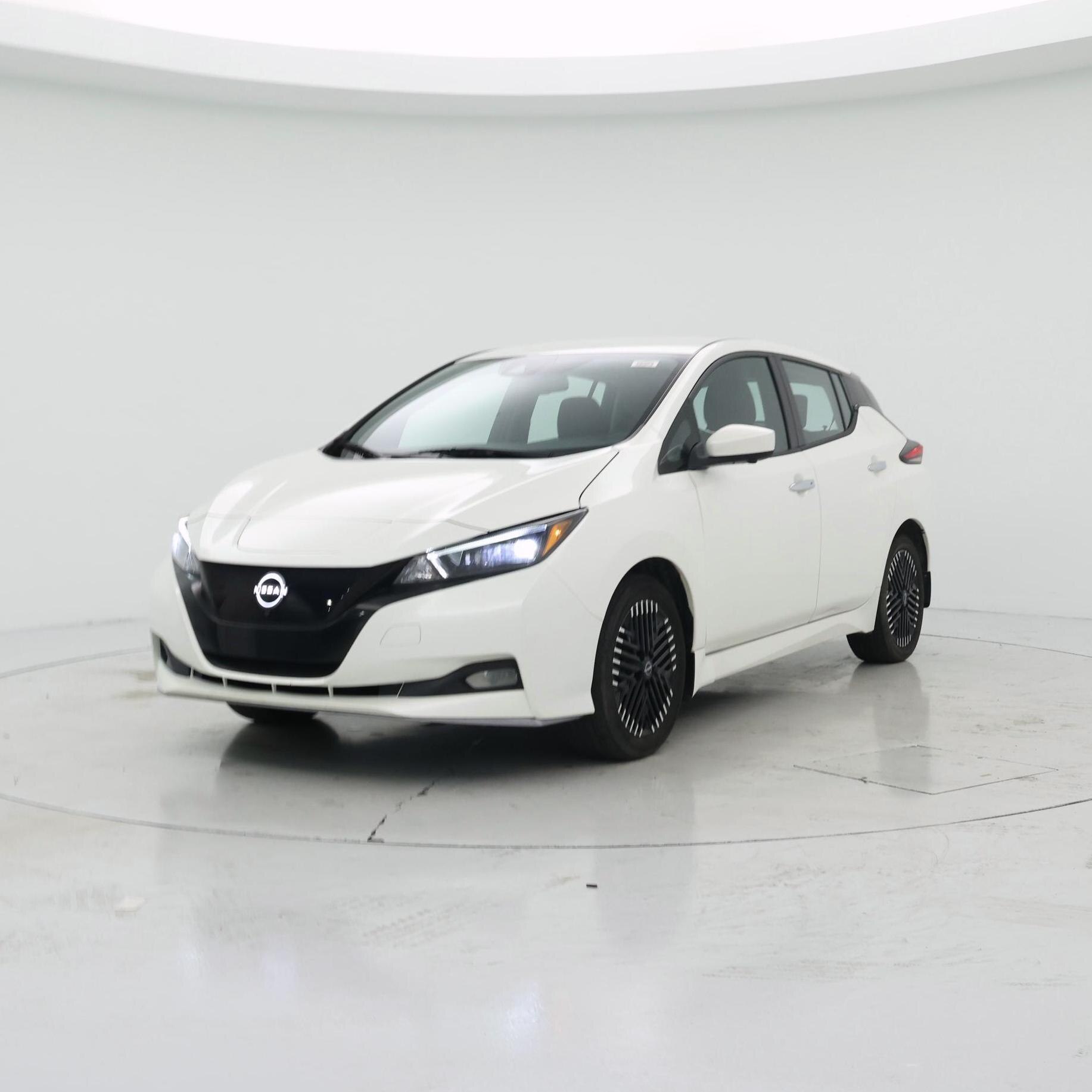 Thumbnail: 2023 Nissan Leaf - 4