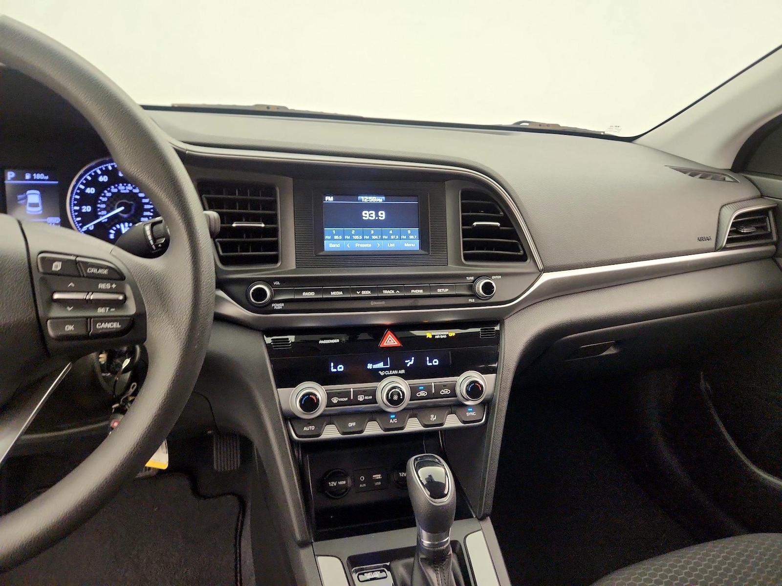 2020 Hyundai Elantra SE - Photo 10