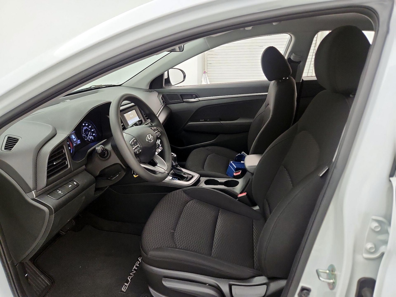 2020 Hyundai Elantra SE - Photo 12