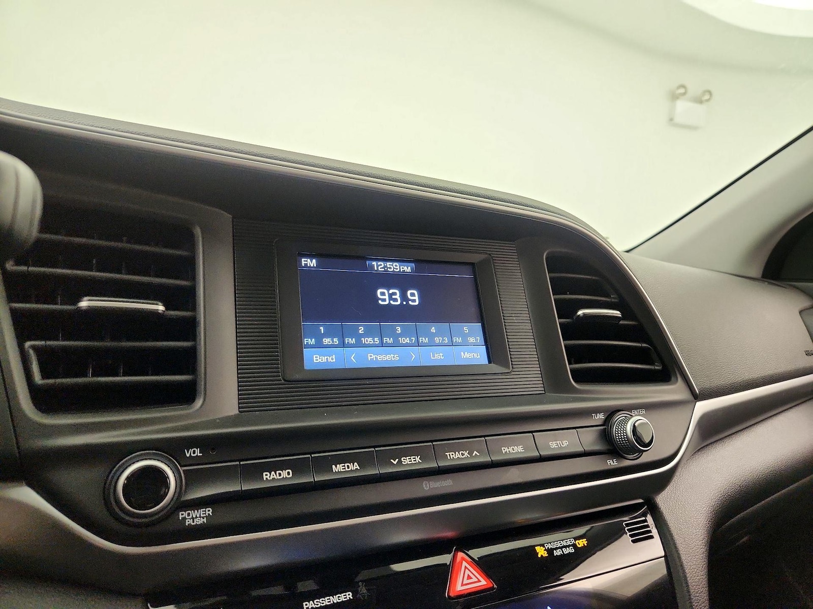 2020 Hyundai Elantra SE - Photo 16