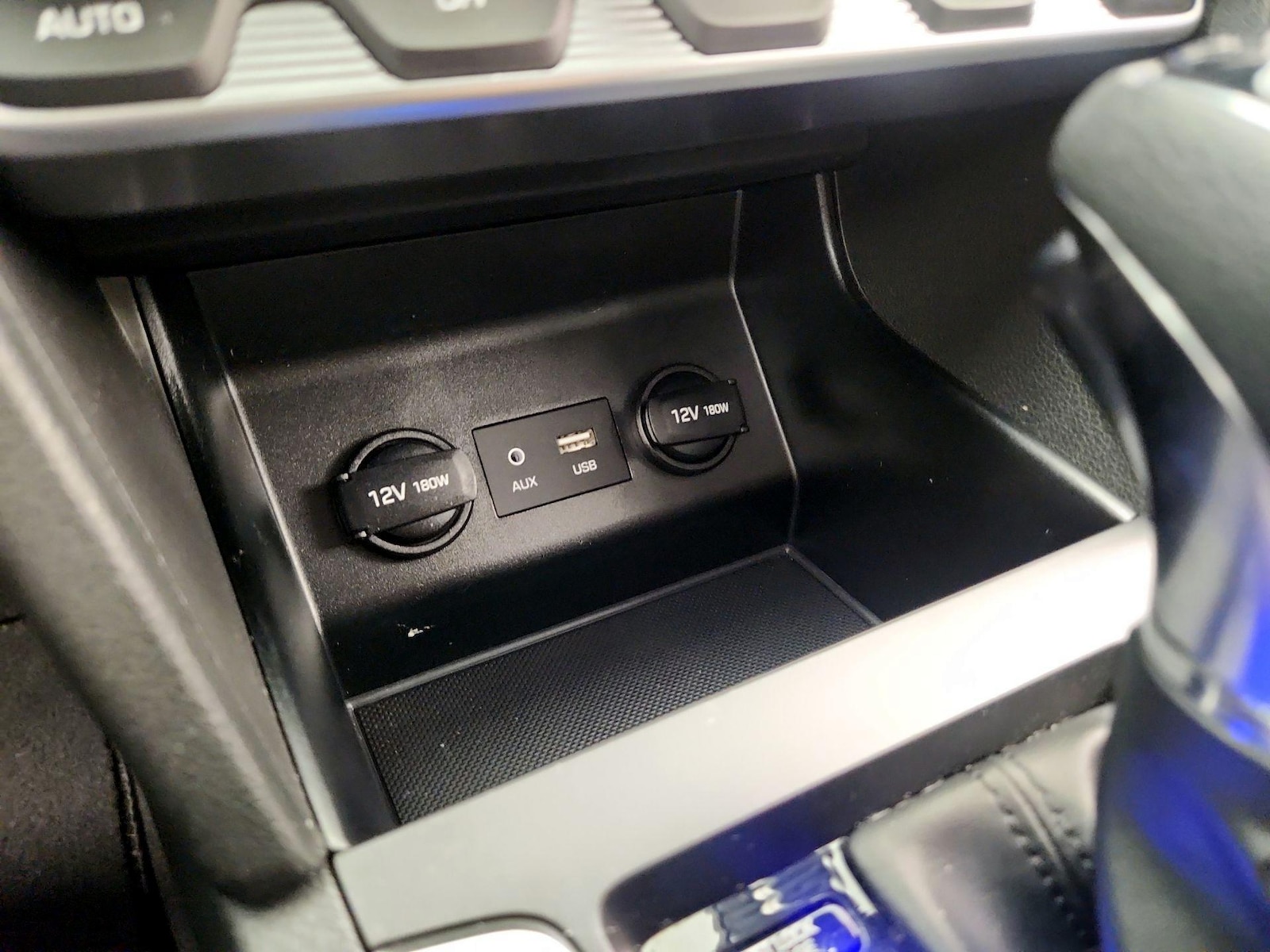2020 Hyundai Elantra SE - Photo 19
