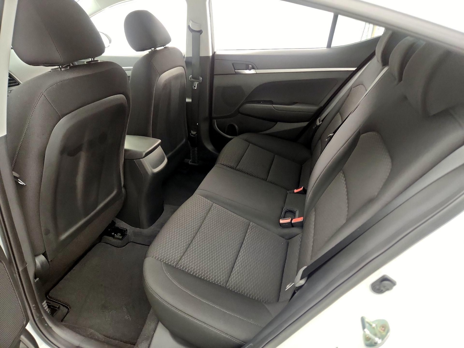 2020 Hyundai Elantra SE - Photo 20