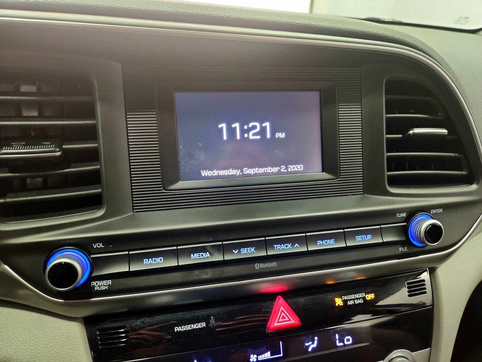 Thumbnail: 2020 Hyundai Elantra - 15