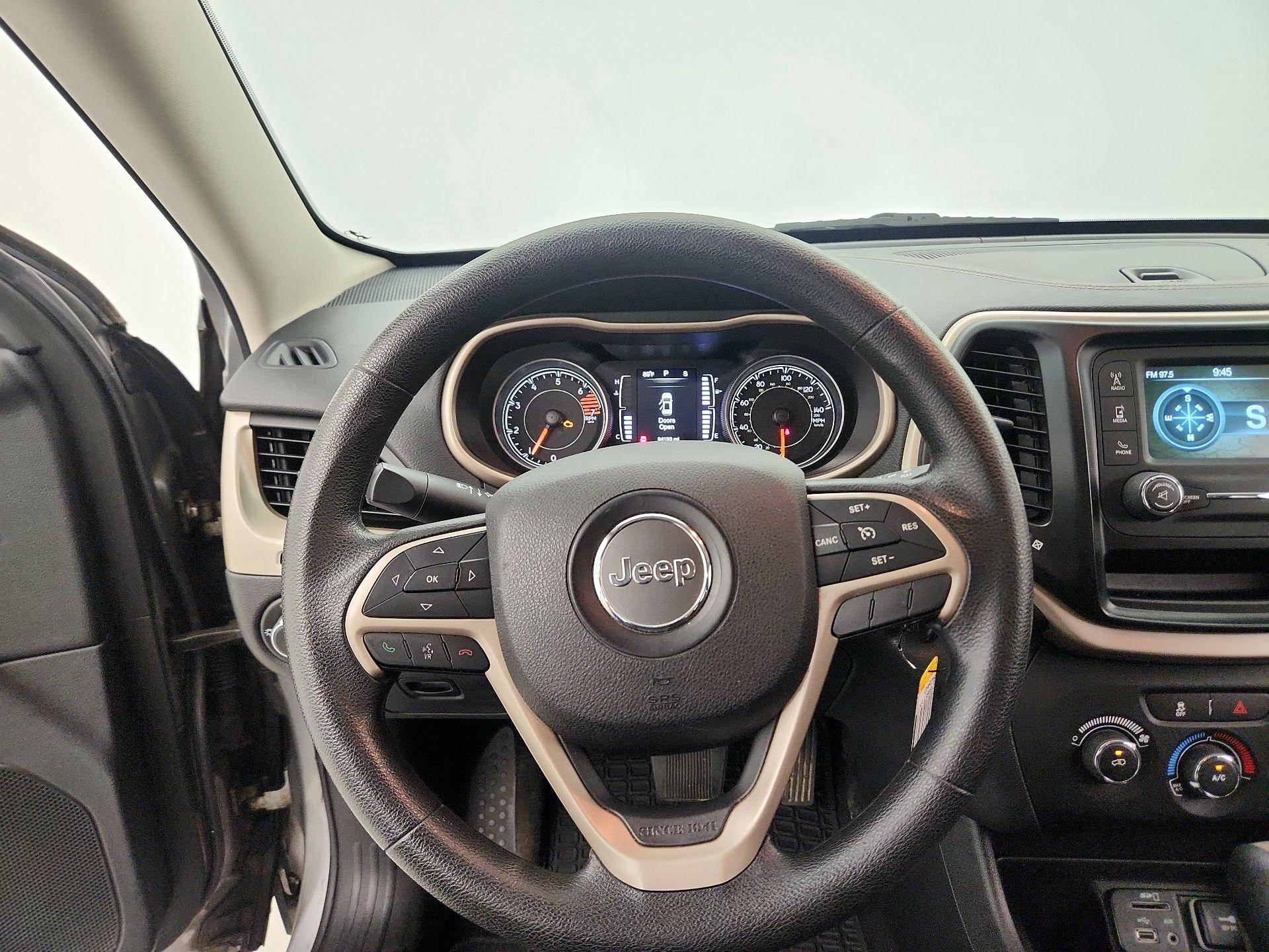 Thumbnail: 2016 Jeep Cherokee - 10