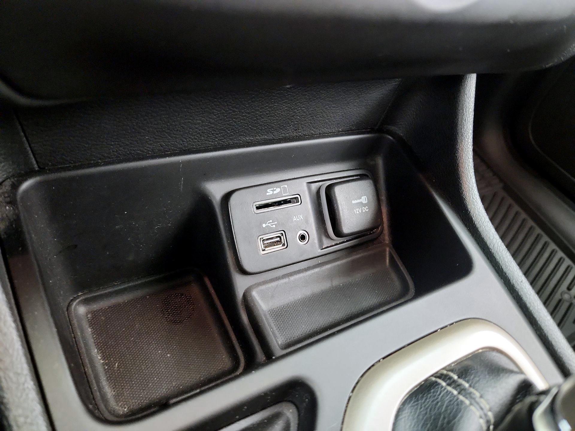 Thumbnail: 2016 Jeep Cherokee - 18