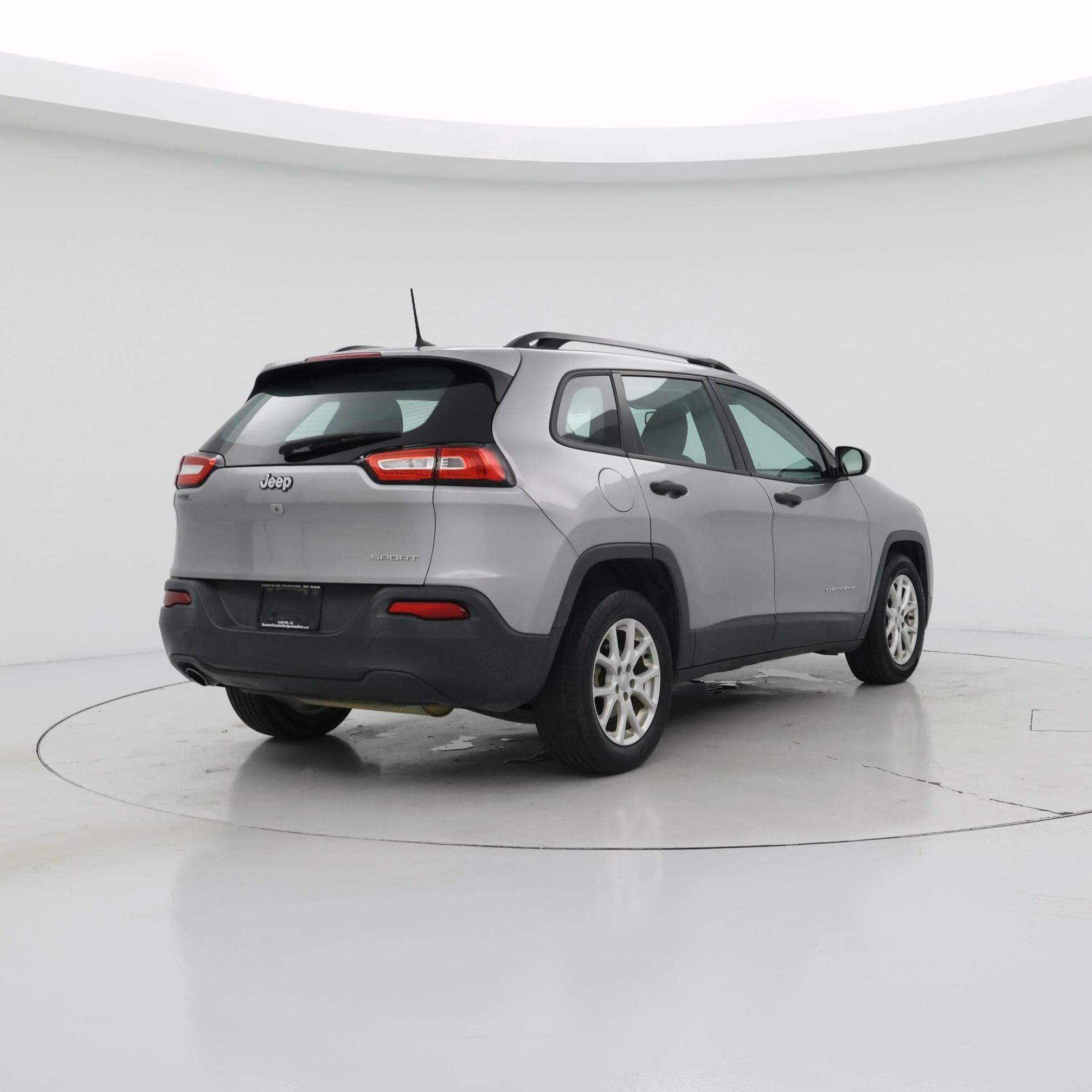 Thumbnail: 2016 Jeep Cherokee - 8