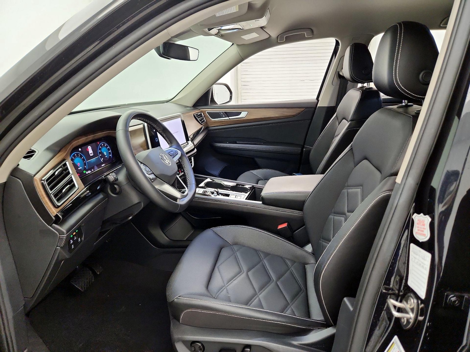 2025 Volkswagen Atlas SE w/Tech - Photo 12