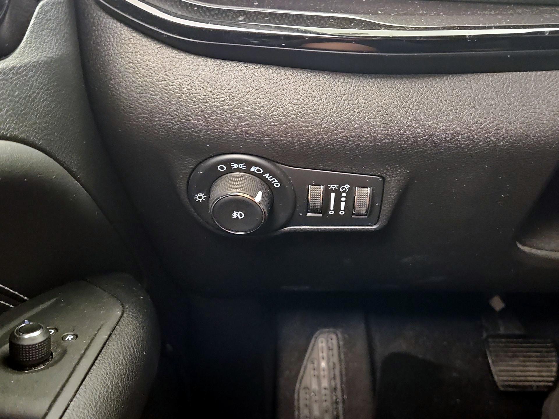 Thumbnail: 2022 Jeep Compass - 13